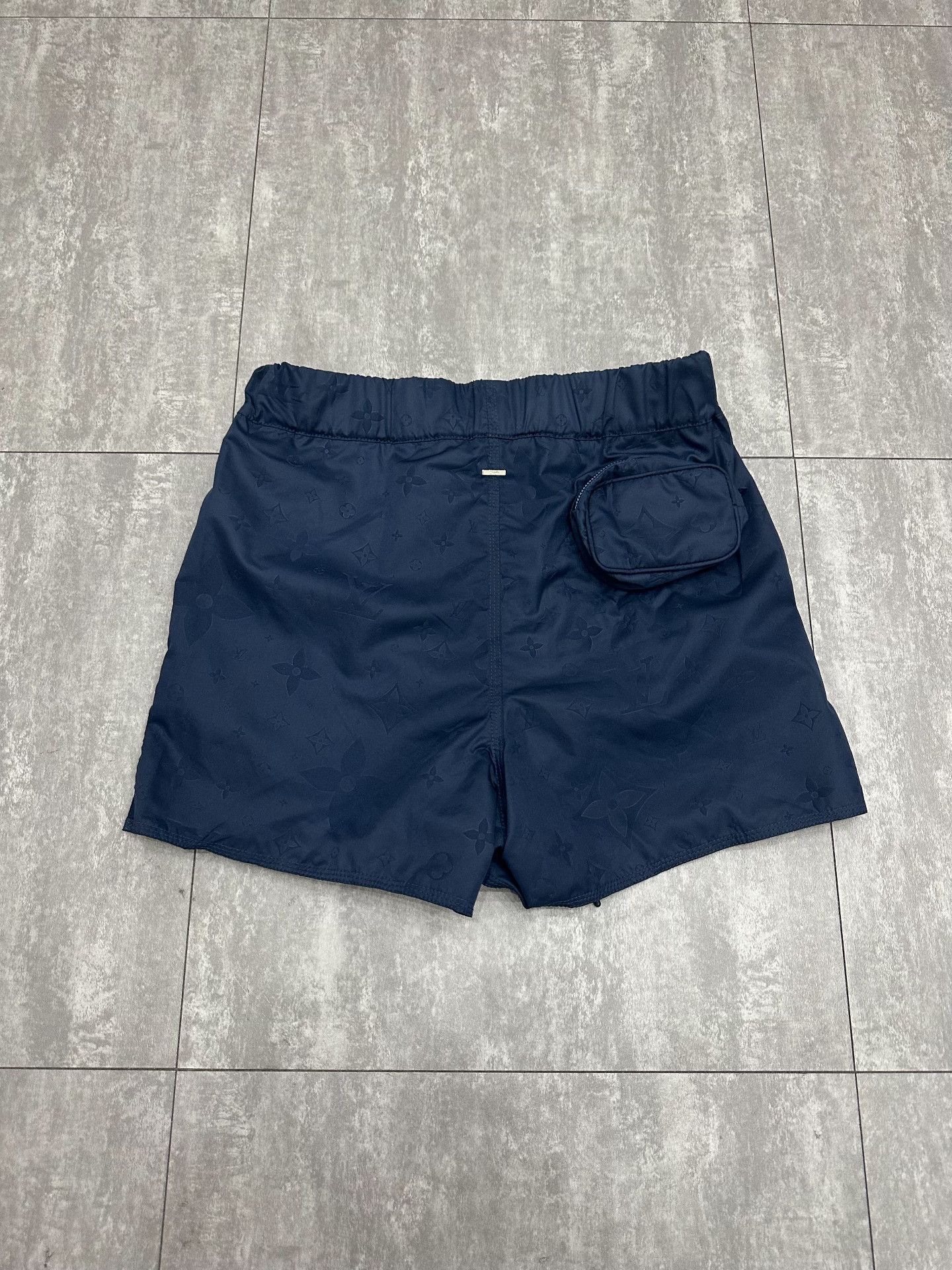 Louis Vuitton Louis Vuitton Retro Blue Shorts 28 Men Size US 28 / EU 44 - 2 Thumbnail