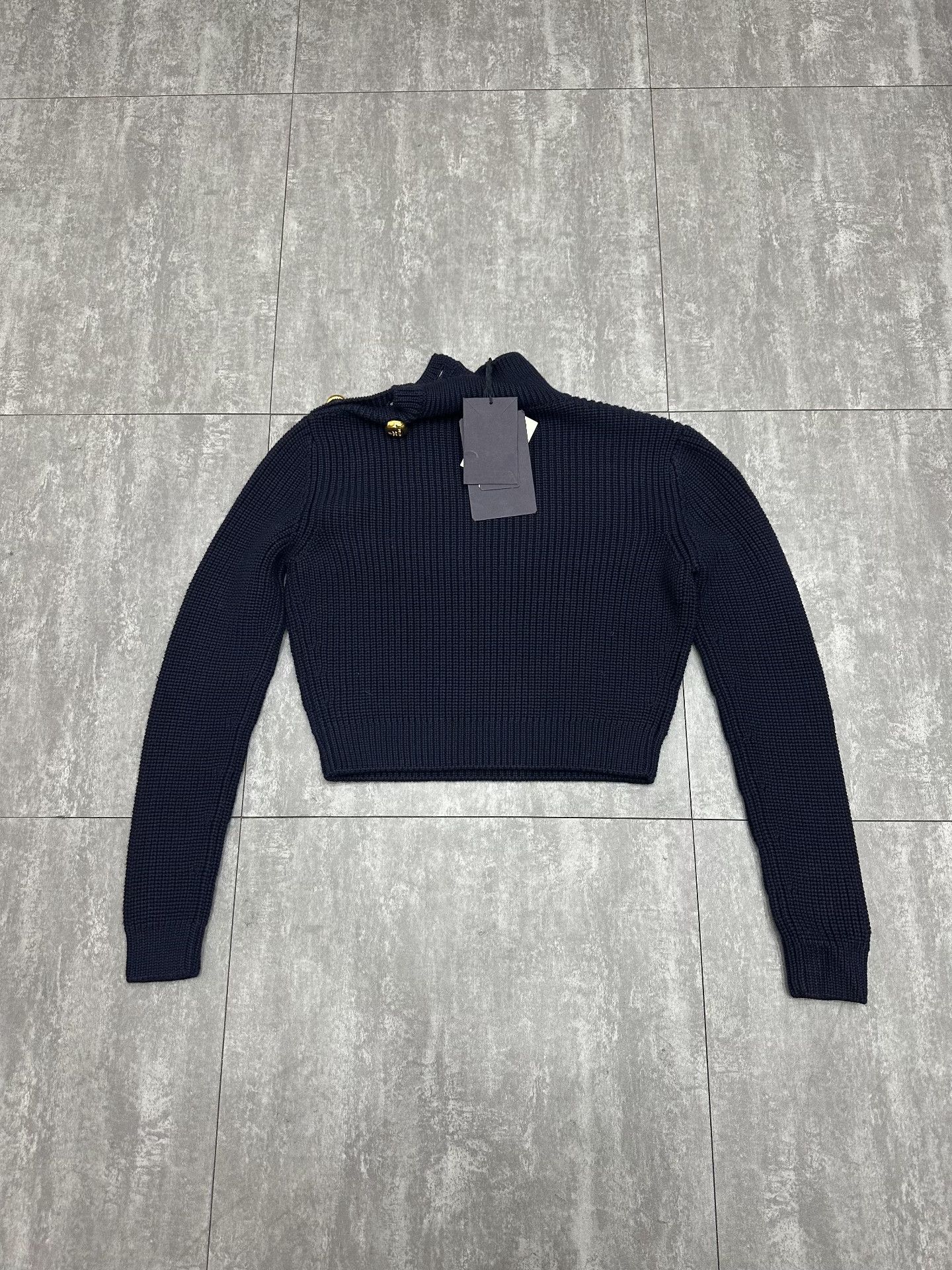 Prada Prada Wool Cropped Gold Sweater S Women Size S / US 4 / IT 40 - 2 Thumbnail