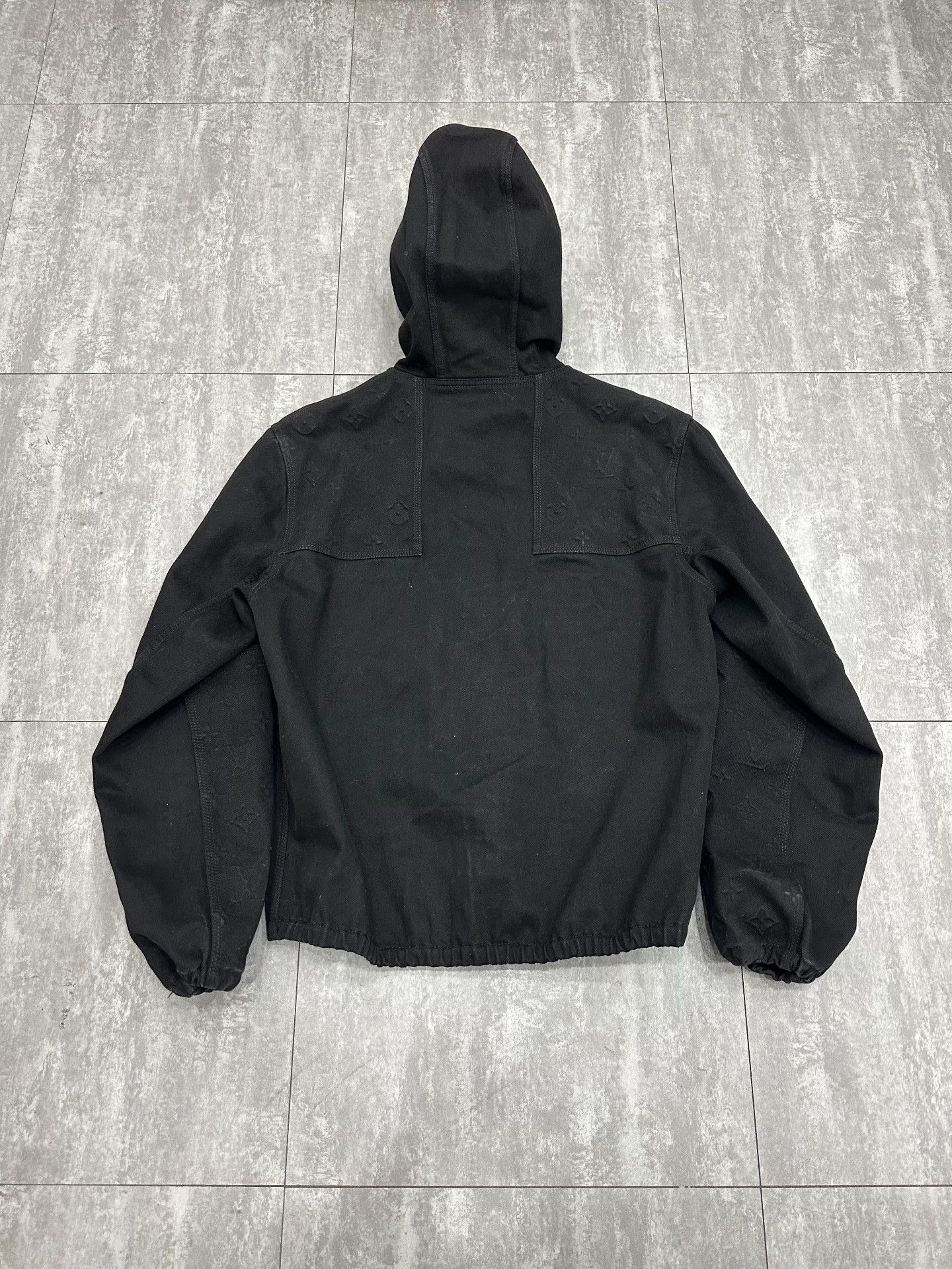 Louis Vuitton Louis Vuitton Black Light Jacket xl Men Size US XL / EU 56 / 4 - 2 Thumbnail