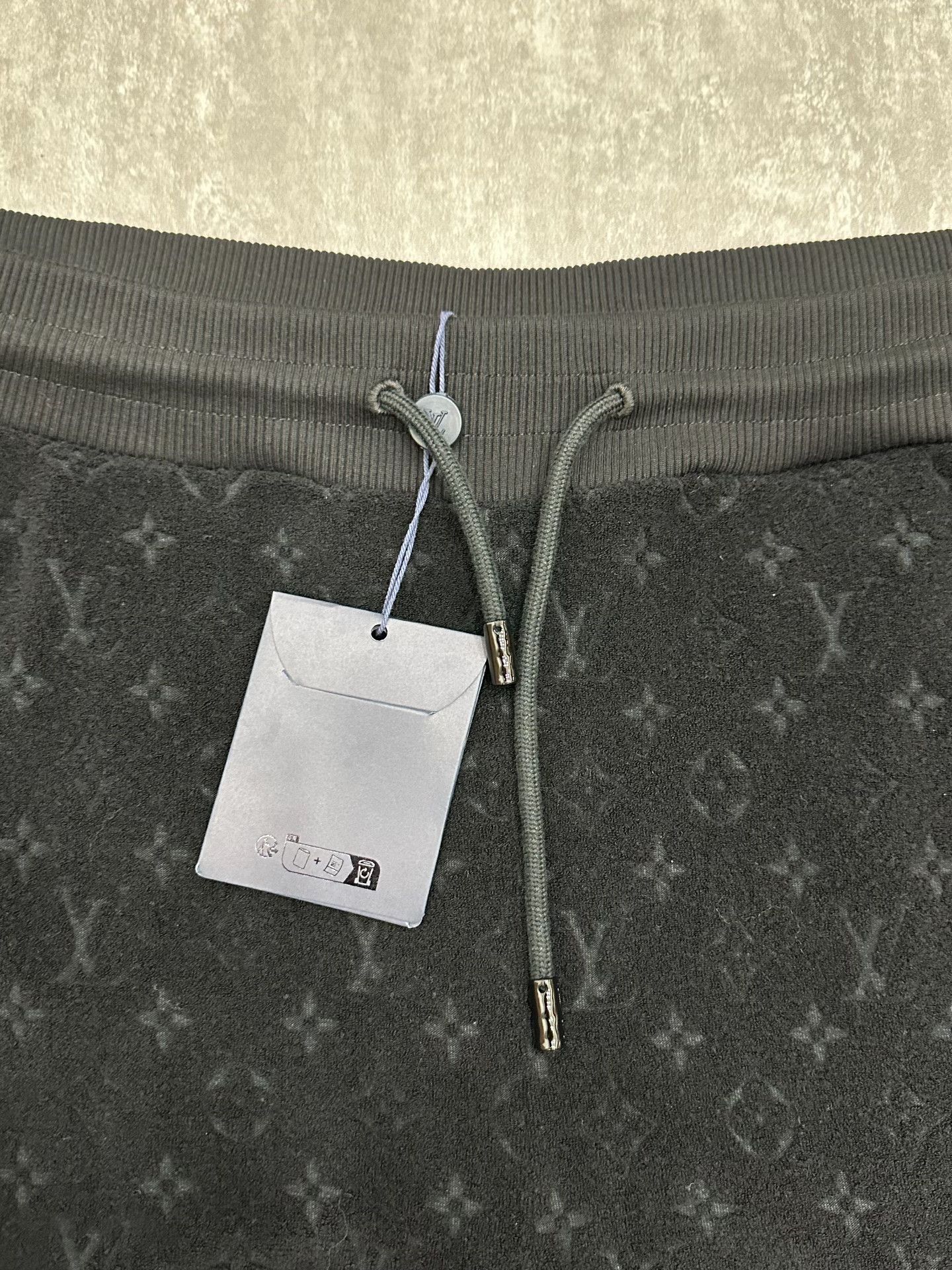 Louis Vuitton Louis Vuitton Shorts 32 Men Size US 32 / EU 48 - 3 Thumbnail