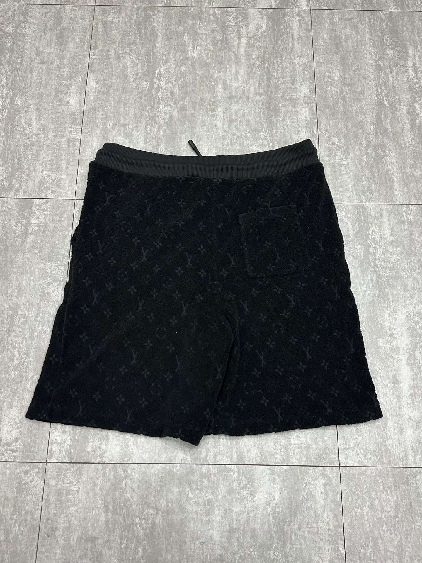 Louis Vuitton Louis Vuitton Shorts 32 Men Size US 32 / EU 48 - 2 Thumbnail