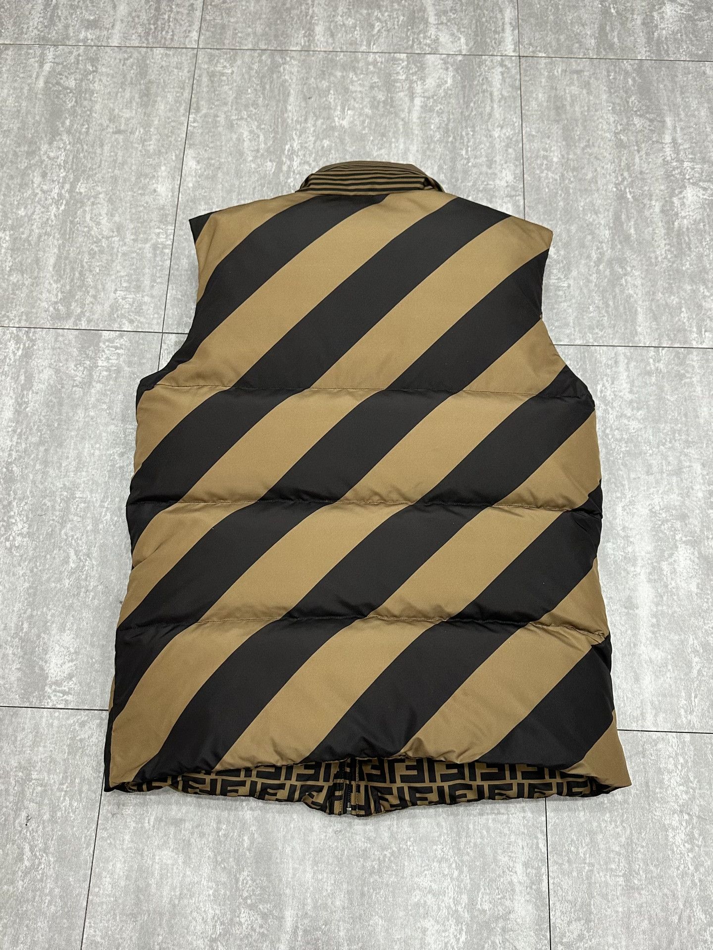 Fendi Fendi Down Tank Top l Men Size US L / EU 52-54 / 3 - 4 Thumbnail