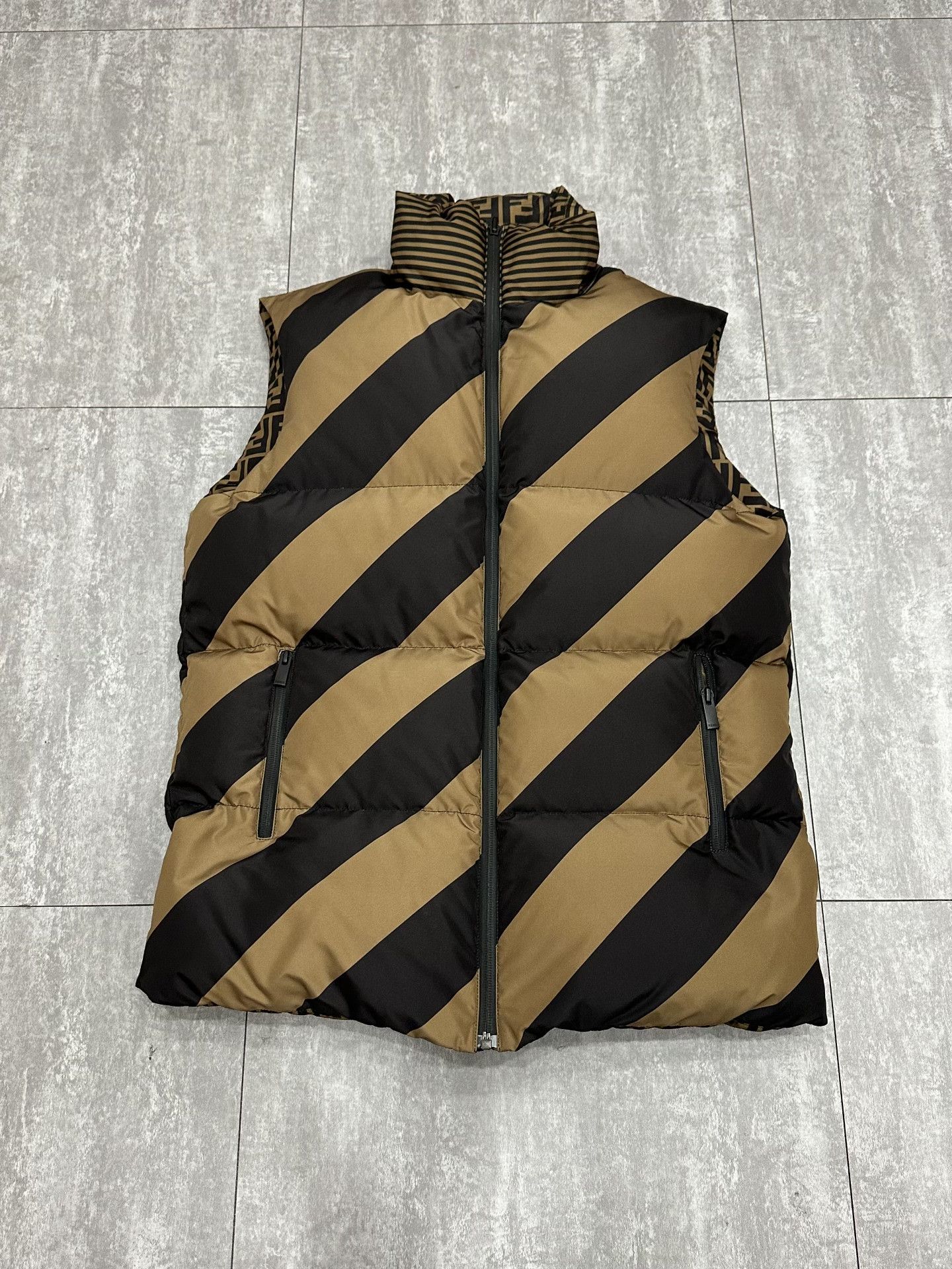 Fendi Fendi Down Tank Top l Men Size US L / EU 52-54 / 3 - 3 Thumbnail