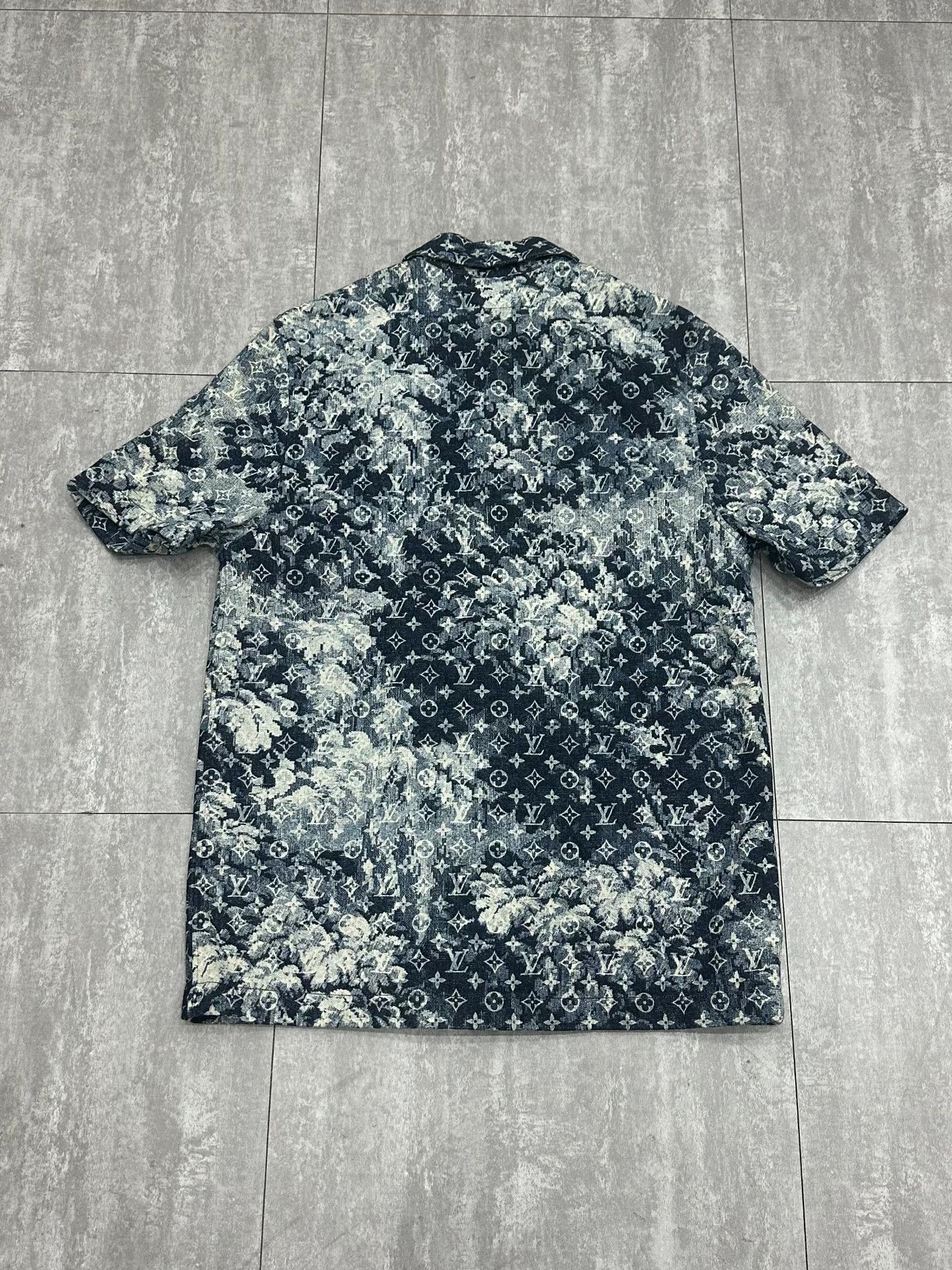 Louis Vuitton Louis Vuitton Collab Multi Shirt s Men Size US S / EU 44-46 / 1 - 2 Thumbnail