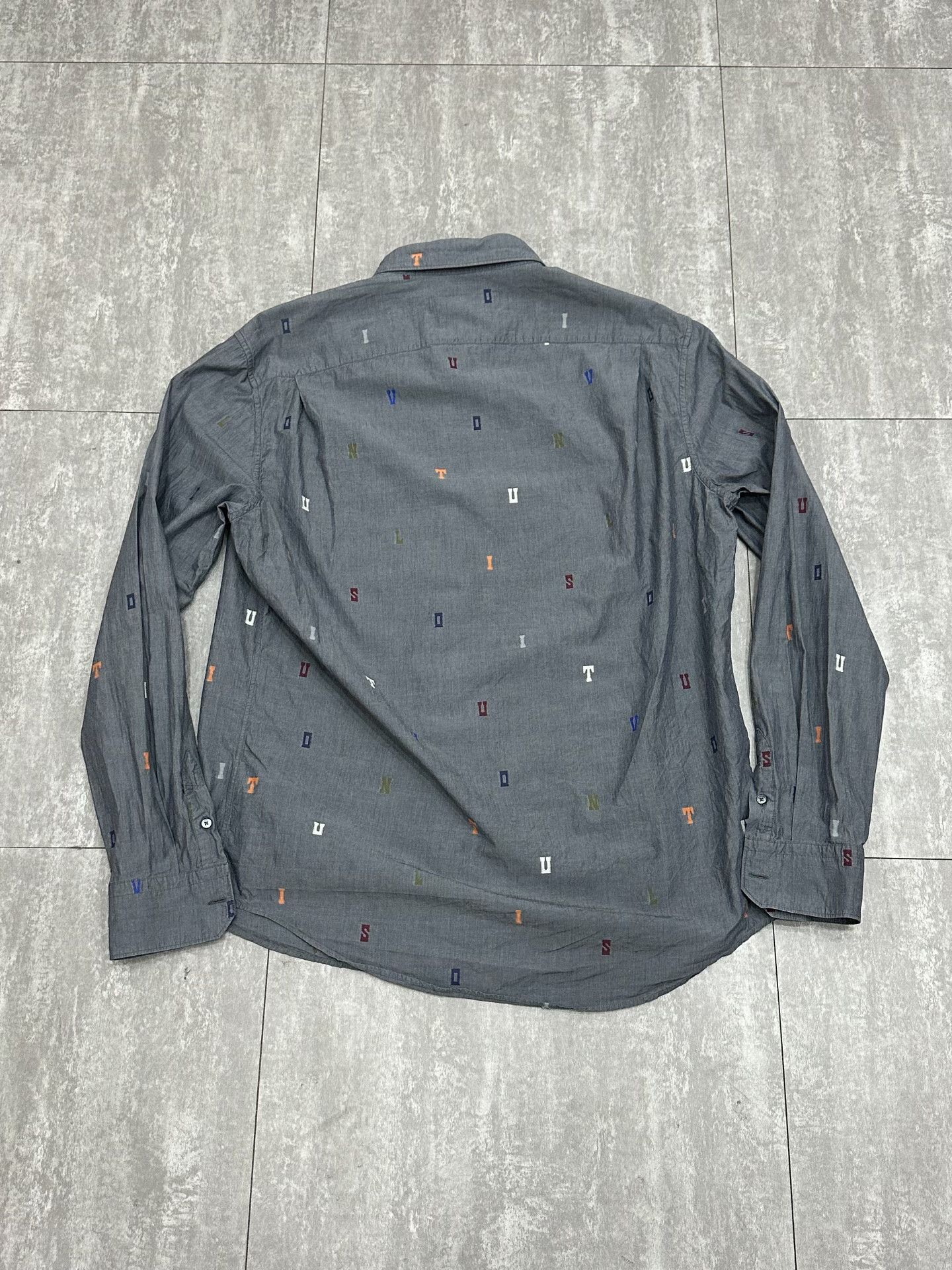 Louis Vuitton Louis Vuitton Printed Gray Shirt xl Men Size US XL / EU 56 / 4 - 2 Thumbnail