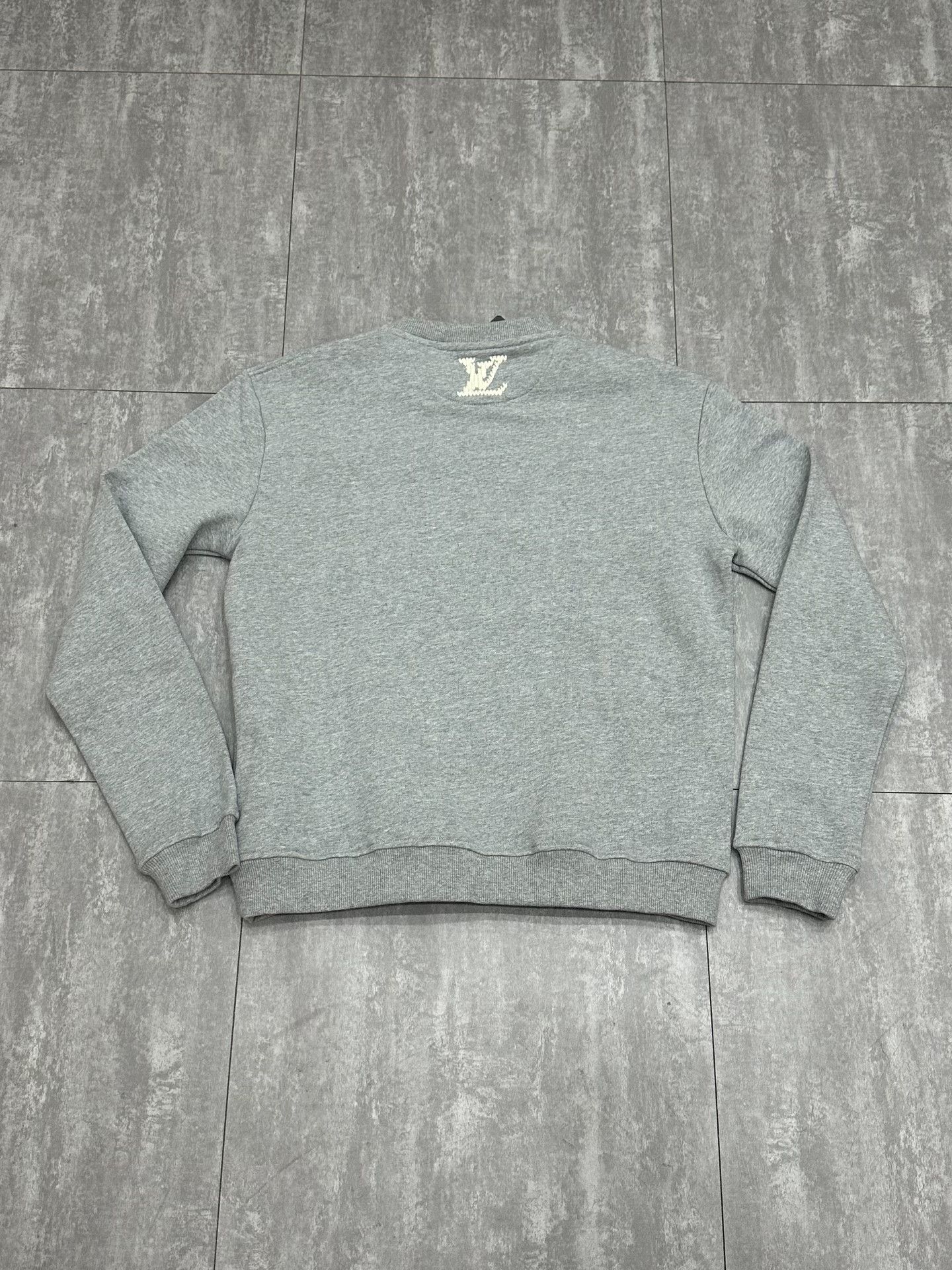 Louis Vuitton Louis Vuitton Gray Sweater l Men Size US L / EU 52-54 / 3 - 2 Thumbnail