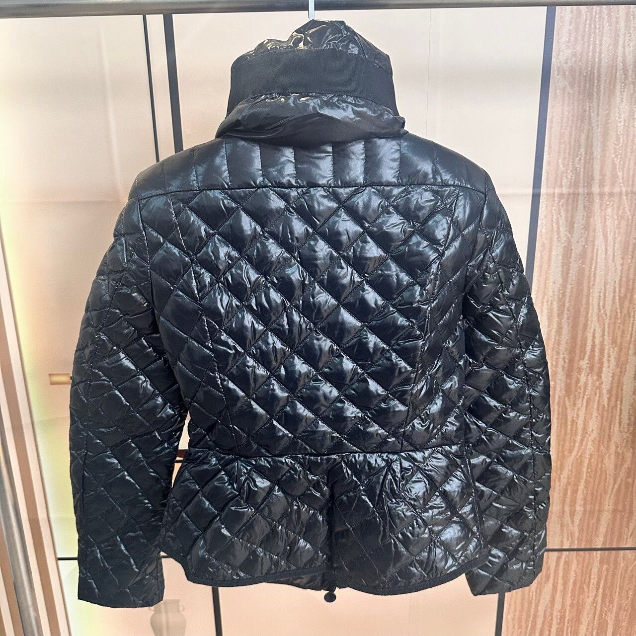 Moncler Moncler Down Cropped Black Down Jacket XS Women Size XS / US 0-2 / IT 36-38 - 2 Thumbnail