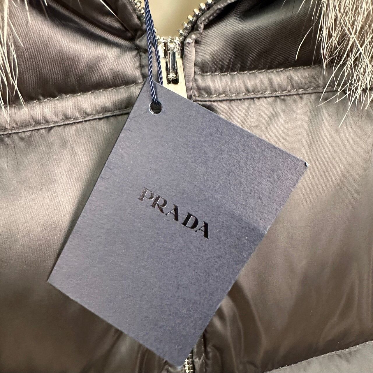 Prada Prada Down Down Jacket M Women Size M / US 6-8 / IT 42-44 - 5 Thumbnail