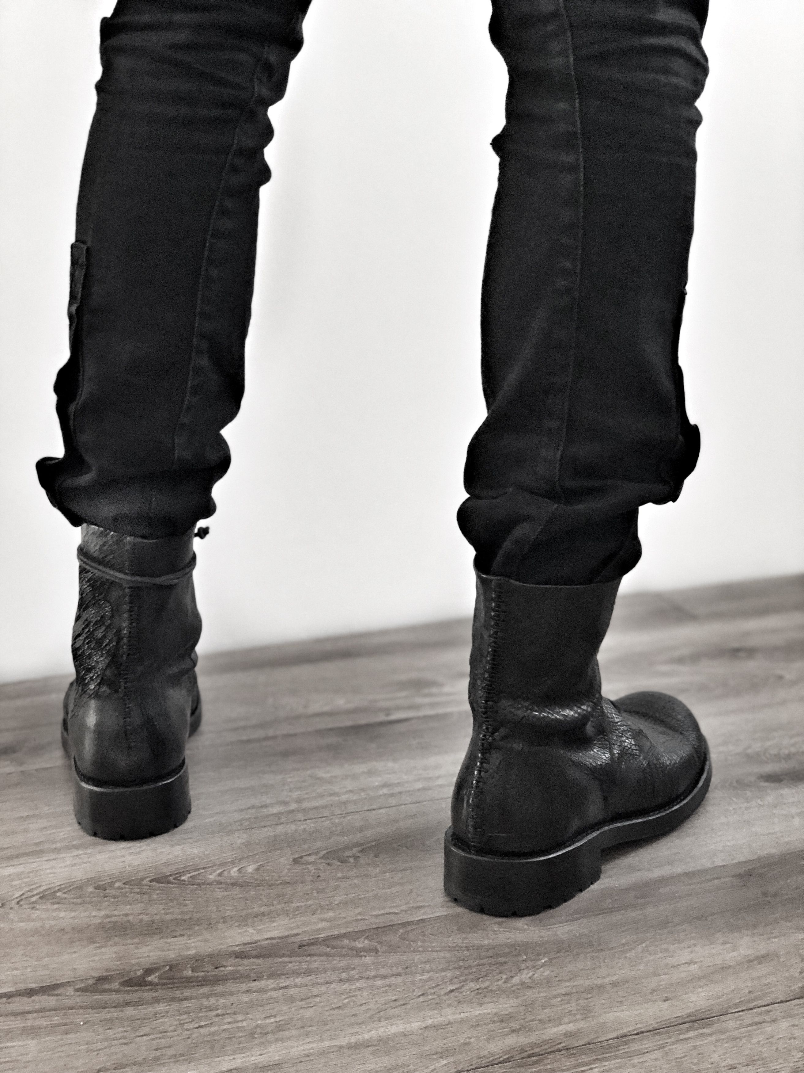 The Last Conspiracy ASGAARD OVERLOCK SPINE SCARRED CULATTA BOOTS Size US 9 / EU 42 - 6 Thumbnail