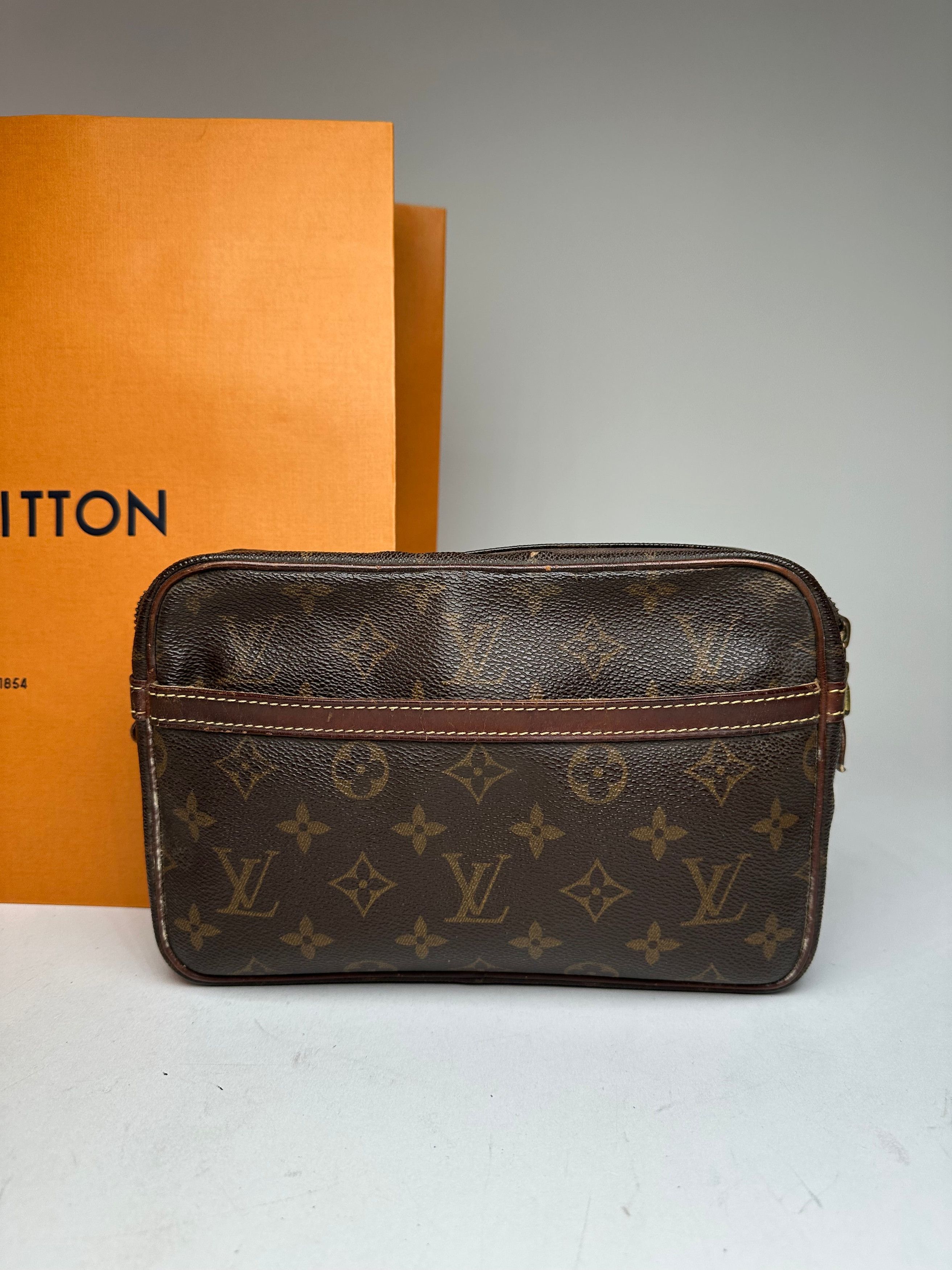 Louis Vuitton Vintage Monogram Clutch Brown Size ONE SIZE - 9 Thumbnail