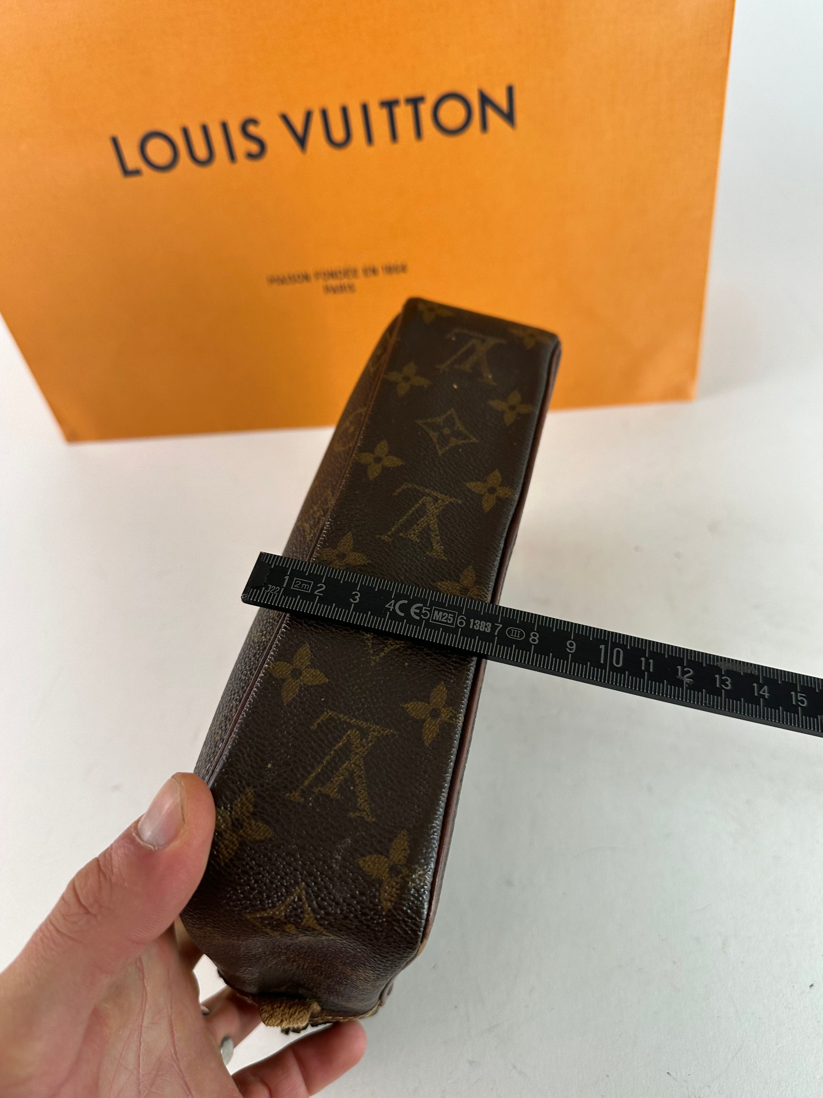 Louis Vuitton Vintage Monogram Clutch Brown Size ONE SIZE - 12 Thumbnail