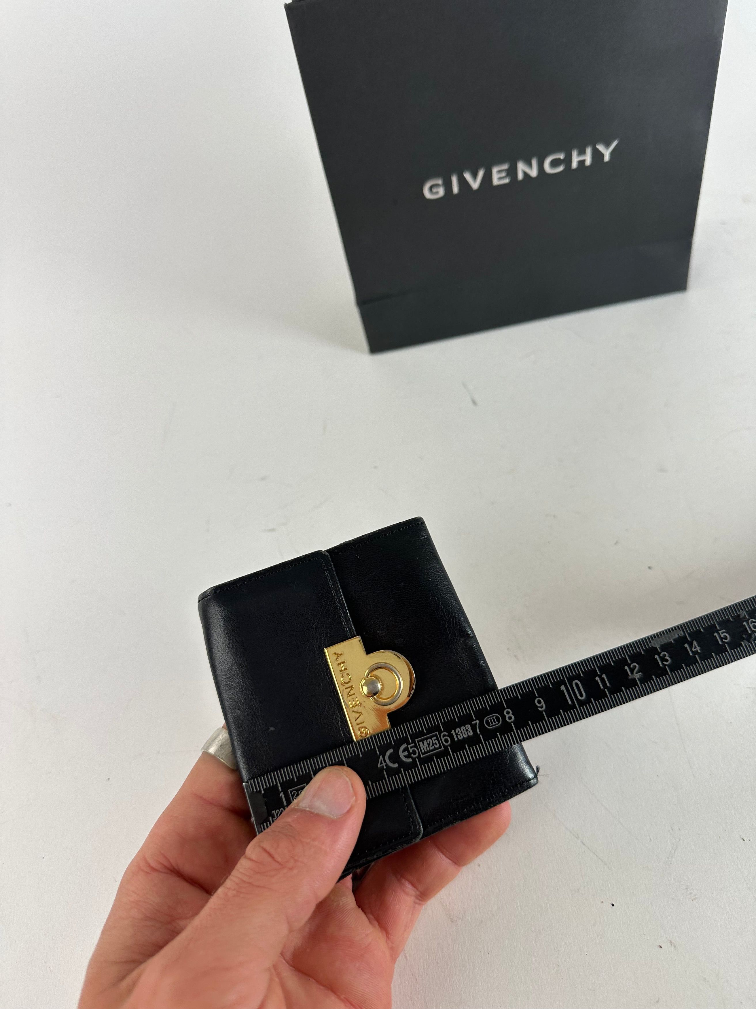 Givenchy Vintage Leather Card Holder / Purse Black Size ONE SIZE - 9 Thumbnail
