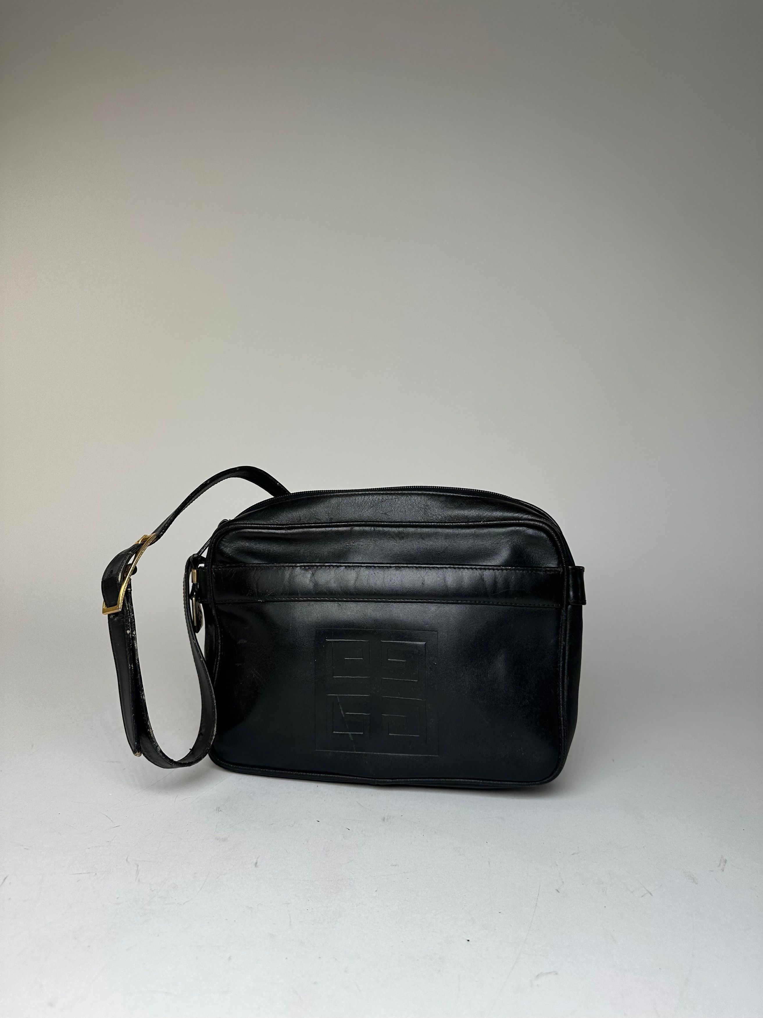 Givenchy Vintage Leather Shoulder Bag Black Size ONE SIZE - 15 Thumbnail
