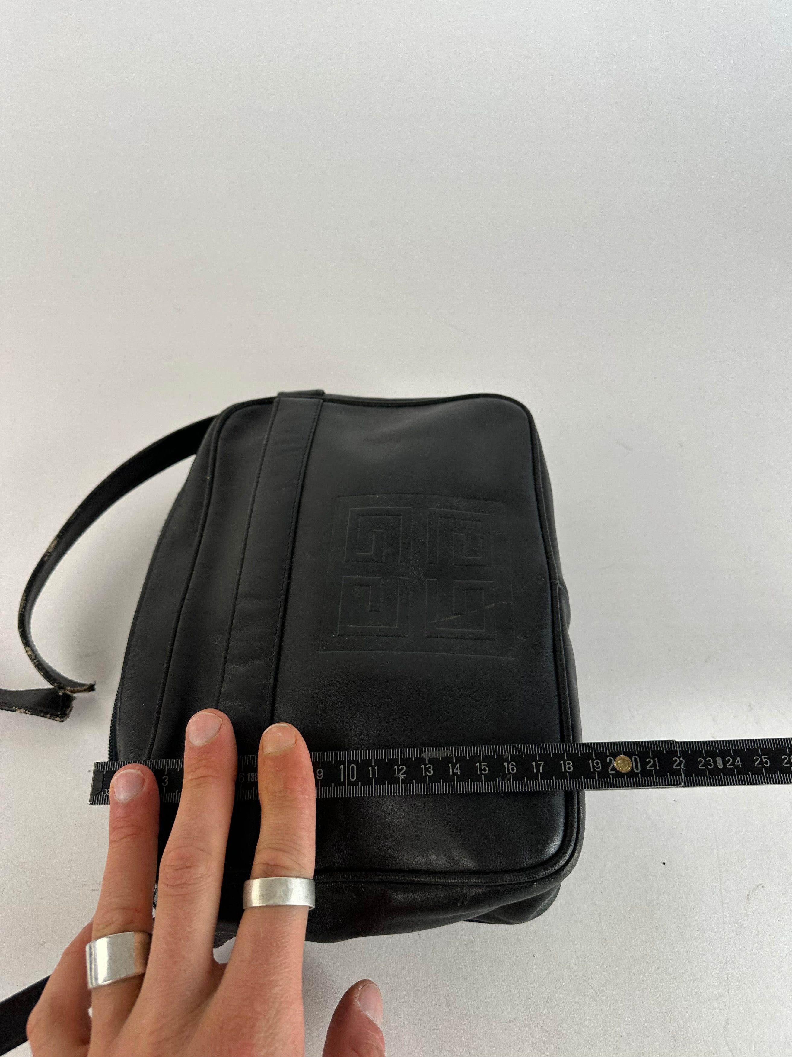 Givenchy Vintage Leather Shoulder Bag Black Size ONE SIZE - 13 Thumbnail