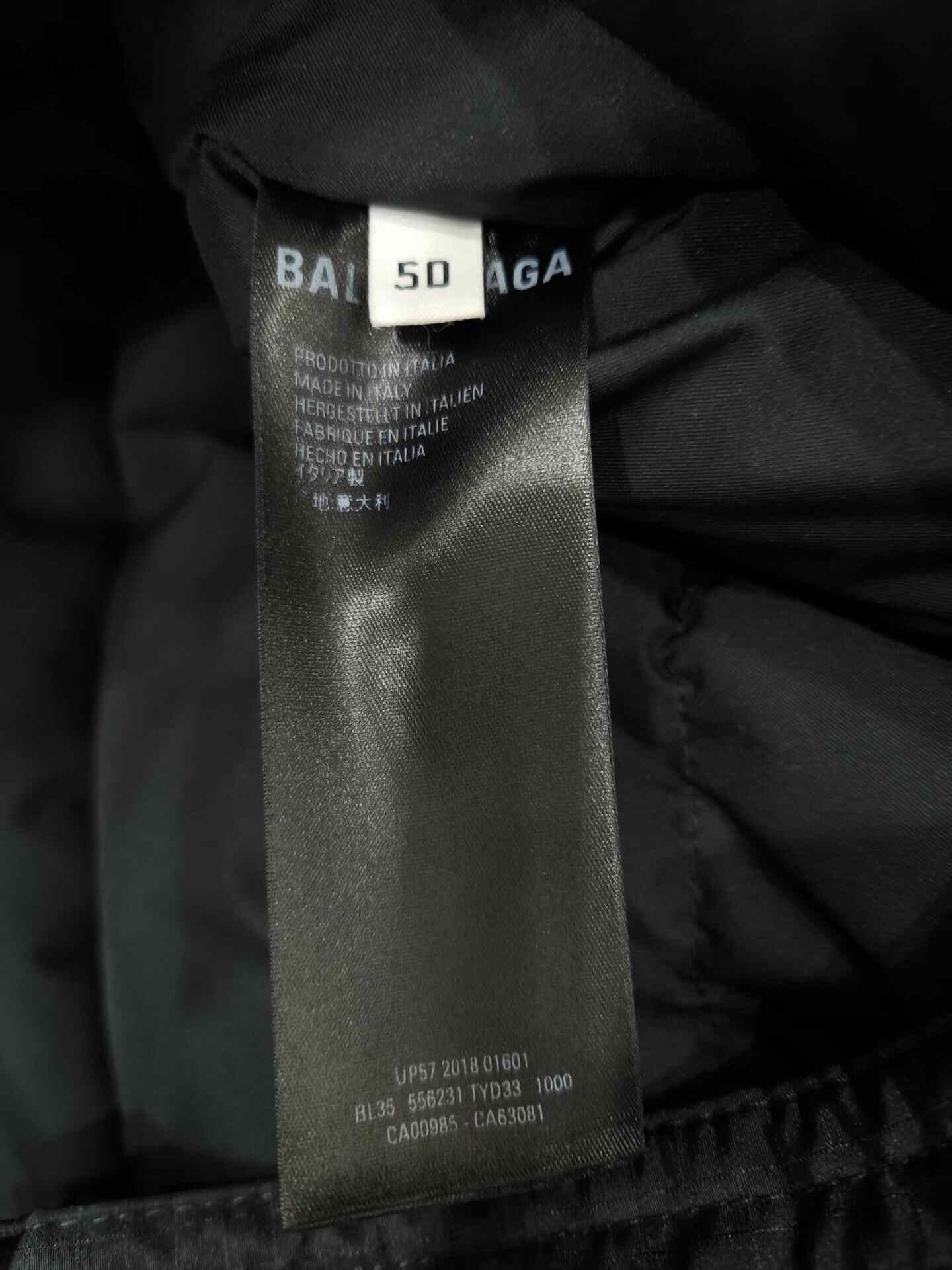 Balenciaga Balenciaga Down Cropped Black Heavy Coat xl Men Size US XL / EU 56 / 4 - 5 Thumbnail