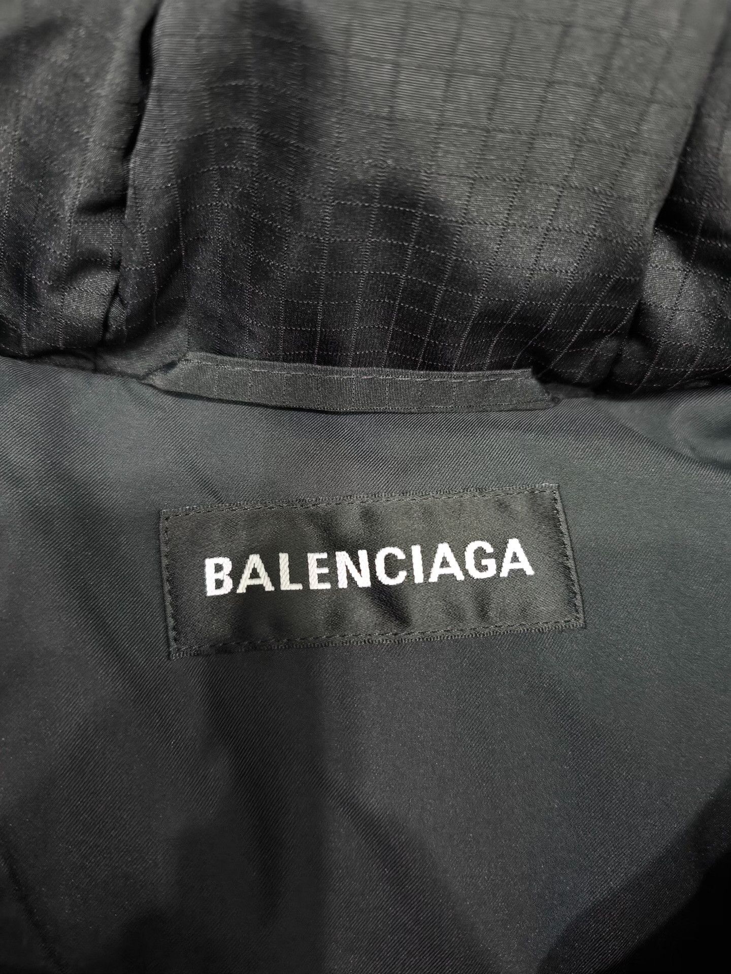 Balenciaga Balenciaga Down Cropped Black Heavy Coat xl Men Size US XL / EU 56 / 4 - 3 Thumbnail