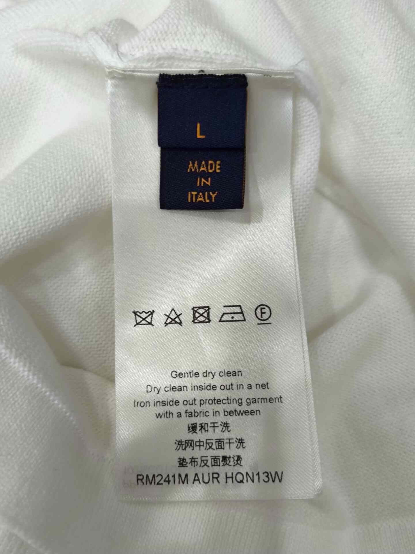 Louis Vuitton Louis Vuitton Retro White T-Shirt l Men Size US L / EU 52-54 / 3 - 5 Thumbnail