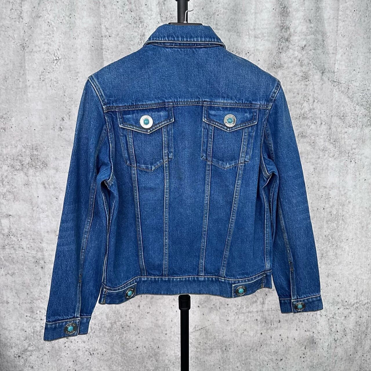 Burberry Burberry Denim Jacket M Women Size M / US 6-8 / IT 42-44 - 2 Thumbnail