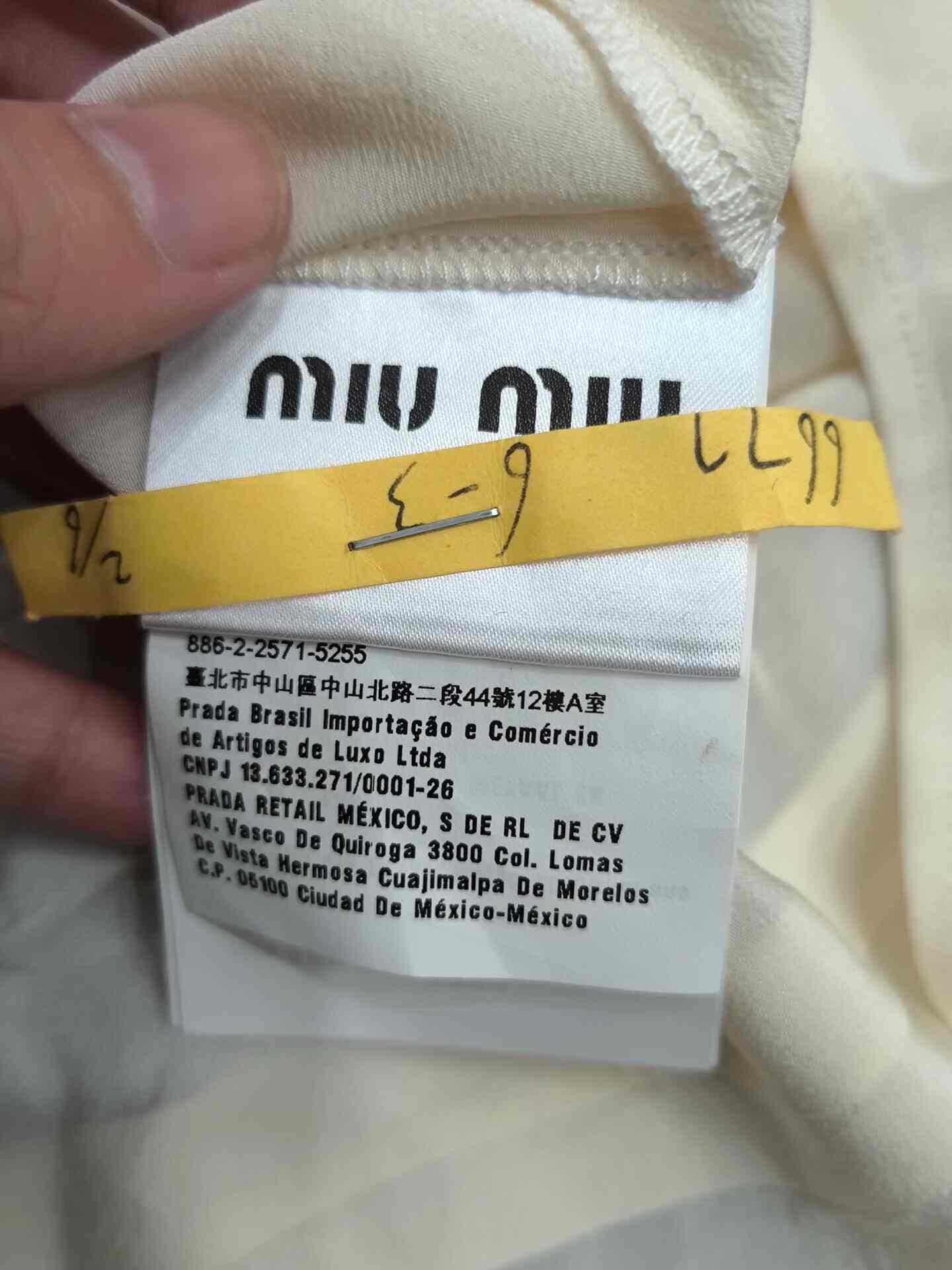 Miu Miu Miu Miu White Button Up M Women Size M / US 6-8 / IT 42-44 - 5 Thumbnail
