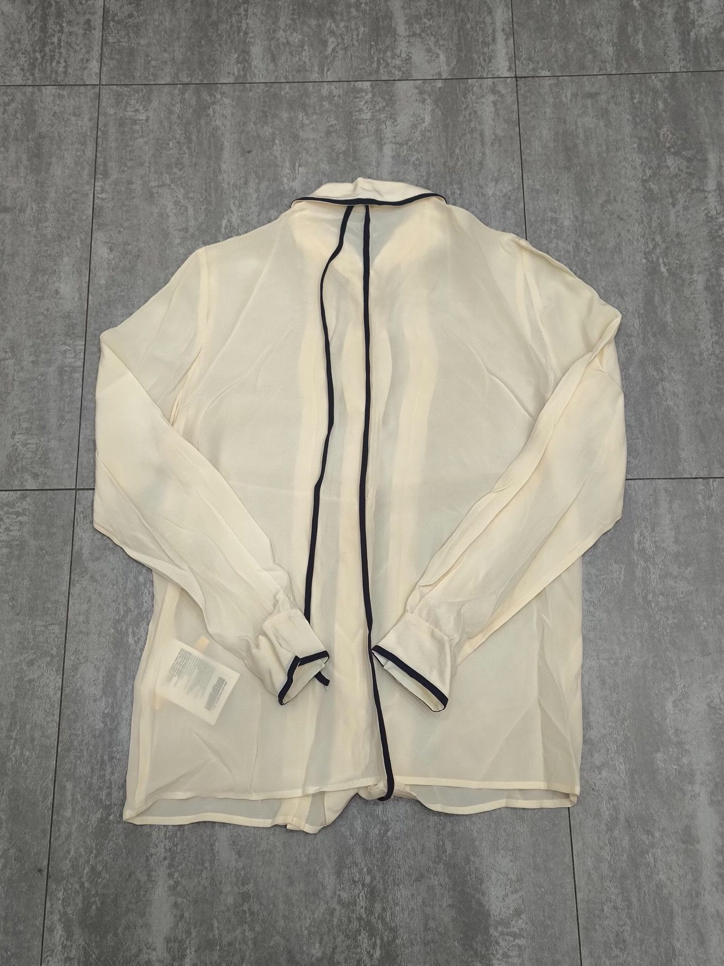 Miu Miu Miu Miu White Button Up M Women Size M / US 6-8 / IT 42-44 - 2 Thumbnail