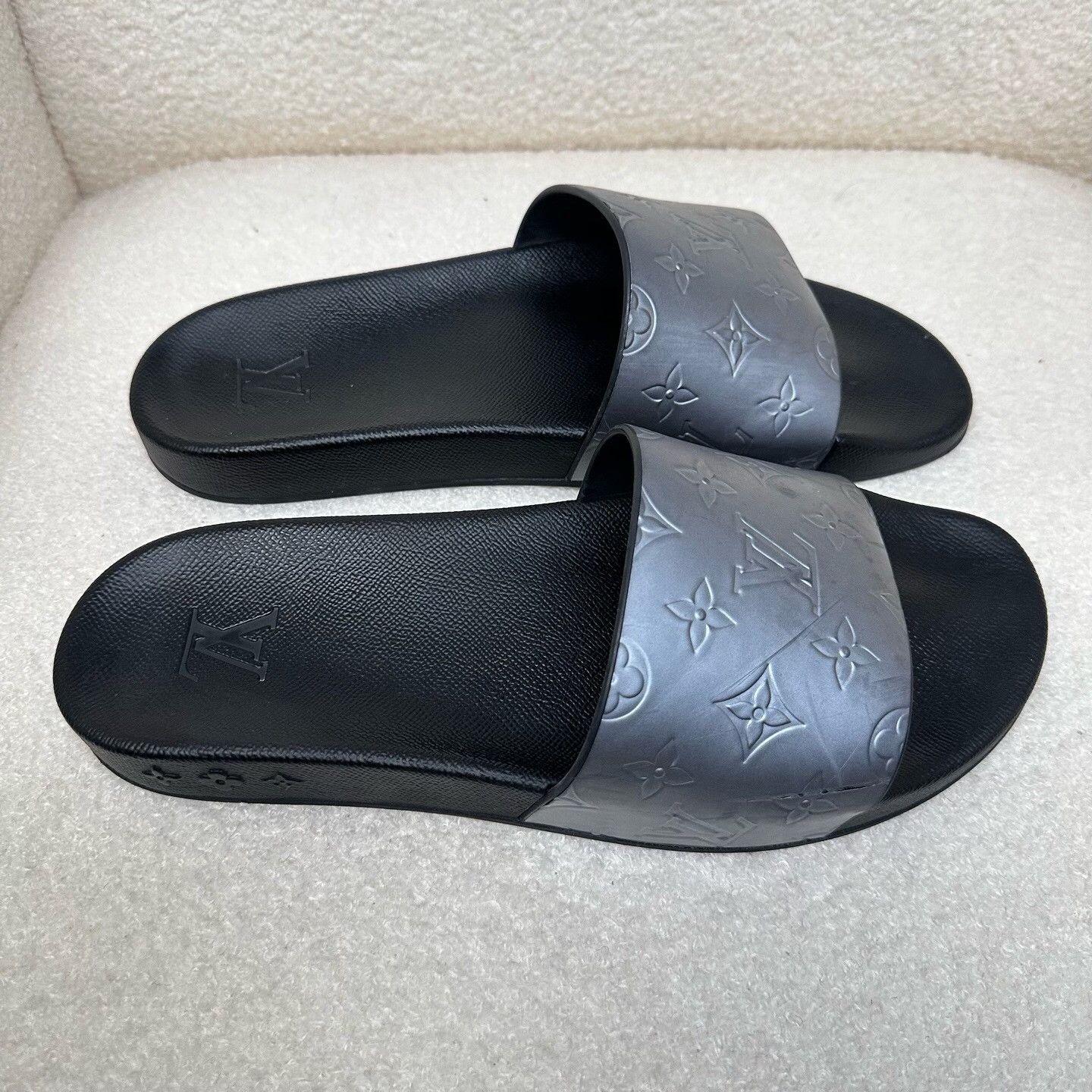 Louis Vuitton Louis Vuitton Retro Silver Sandals 10 Men Size US 10 / EU 43 - 2 Thumbnail