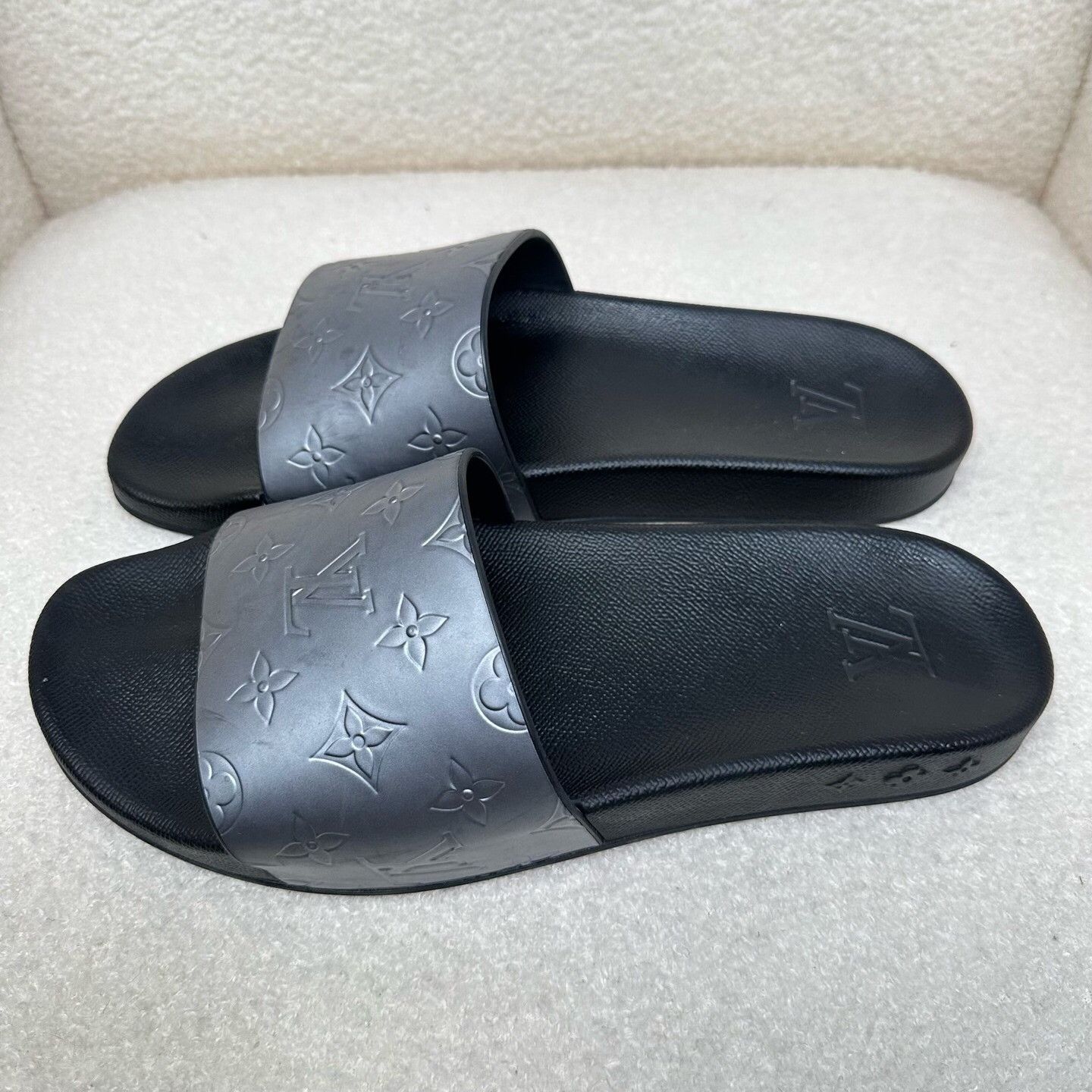 Louis Vuitton Louis Vuitton Retro Silver Sandals 10 Men Size US 10 / EU 43 - 4 Thumbnail