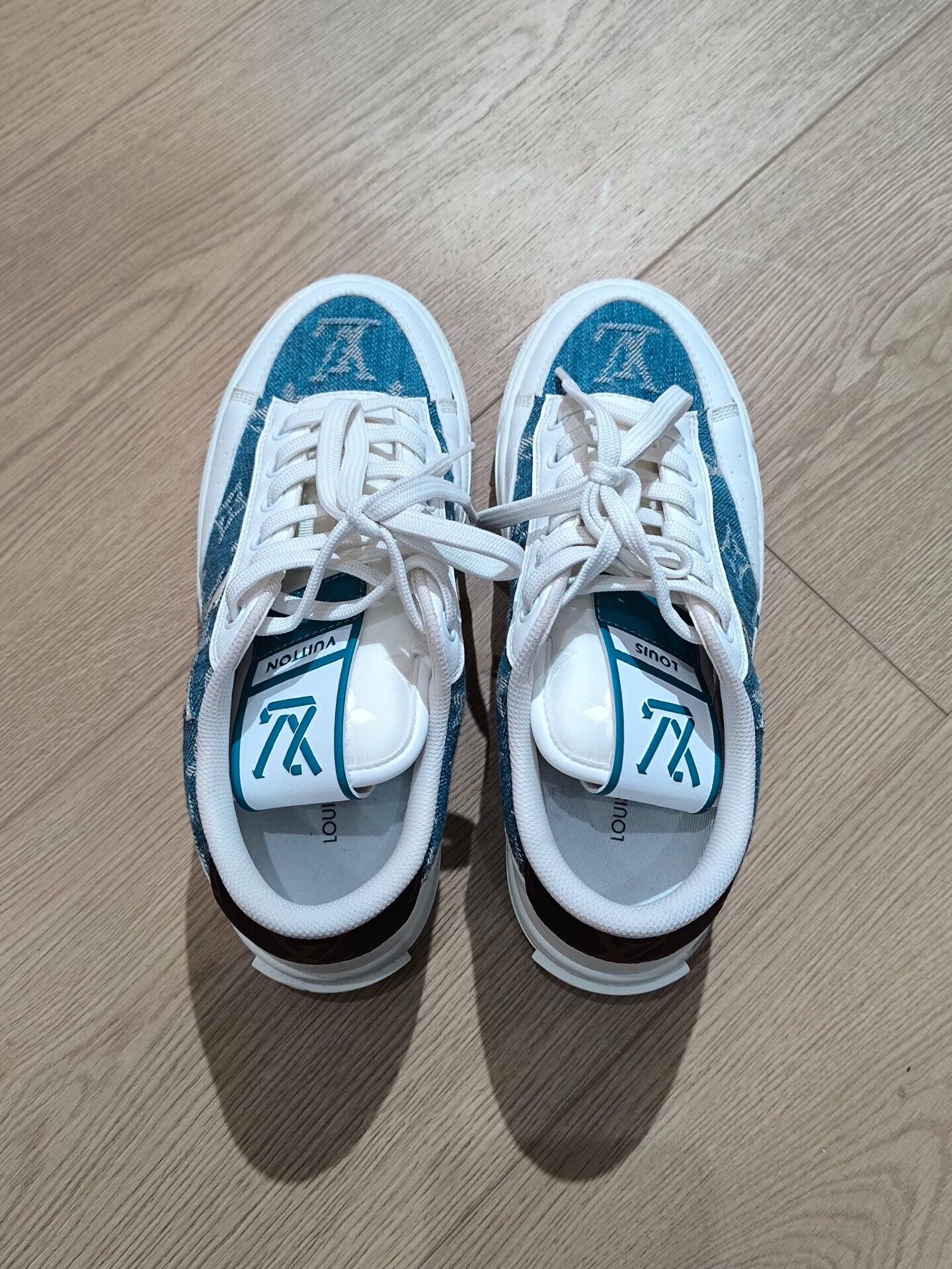 Louis Vuitton Louis Vuitton Collab Blue Lowtop Sneakers us_5 Women Size US 5 / IT 35 - 2 Thumbnail