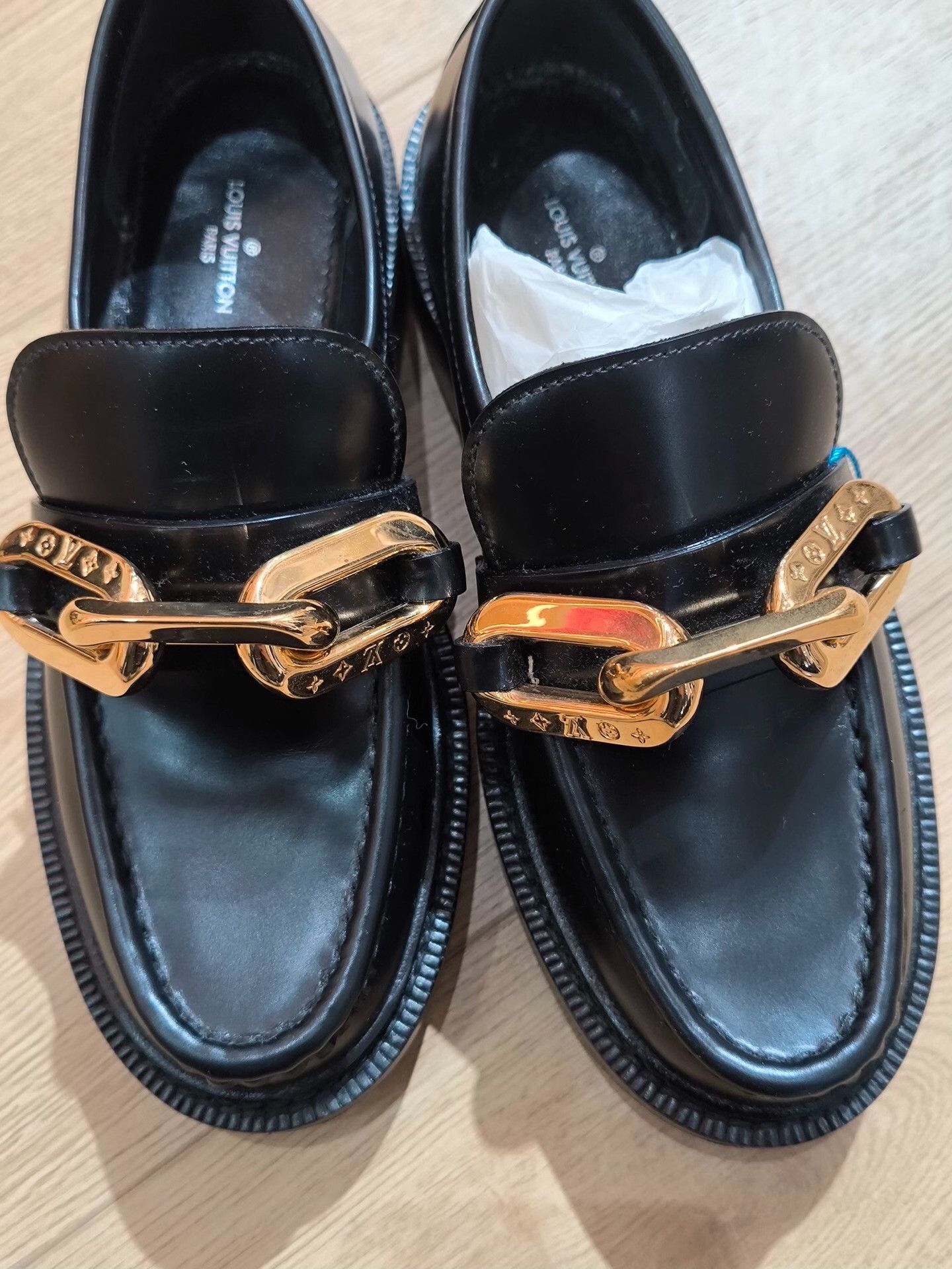 Louis Vuitton Louis Vuitton Black Lowtop Sneakers us_6 Women Size US 6 / IT 36 - 6 Thumbnail