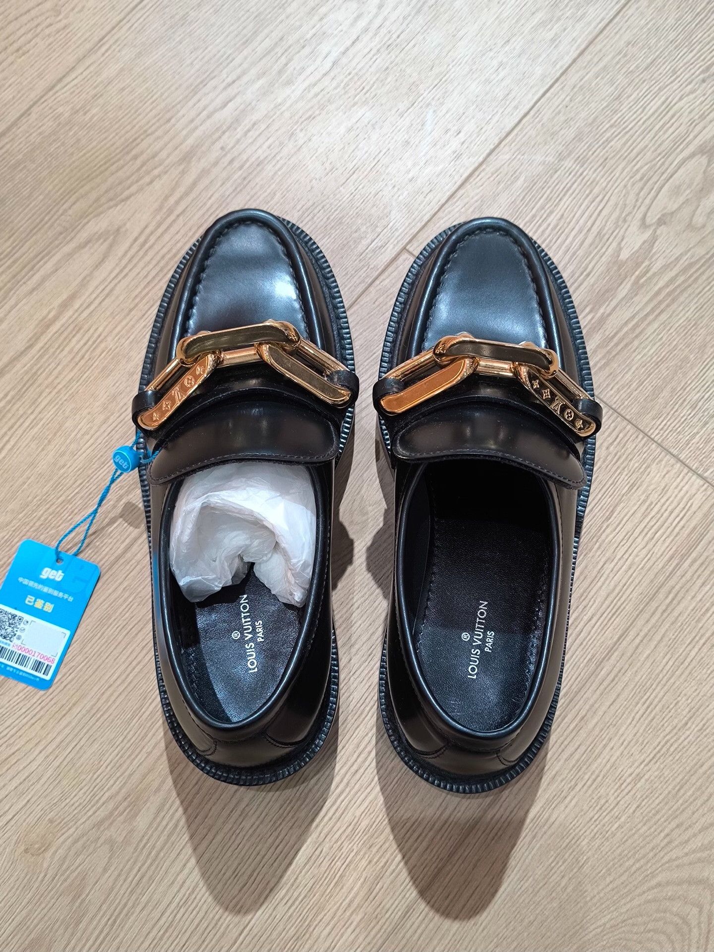 Louis Vuitton Louis Vuitton Black Lowtop Sneakers us_6 Women Size US 6 / IT 36 - 2 Thumbnail
