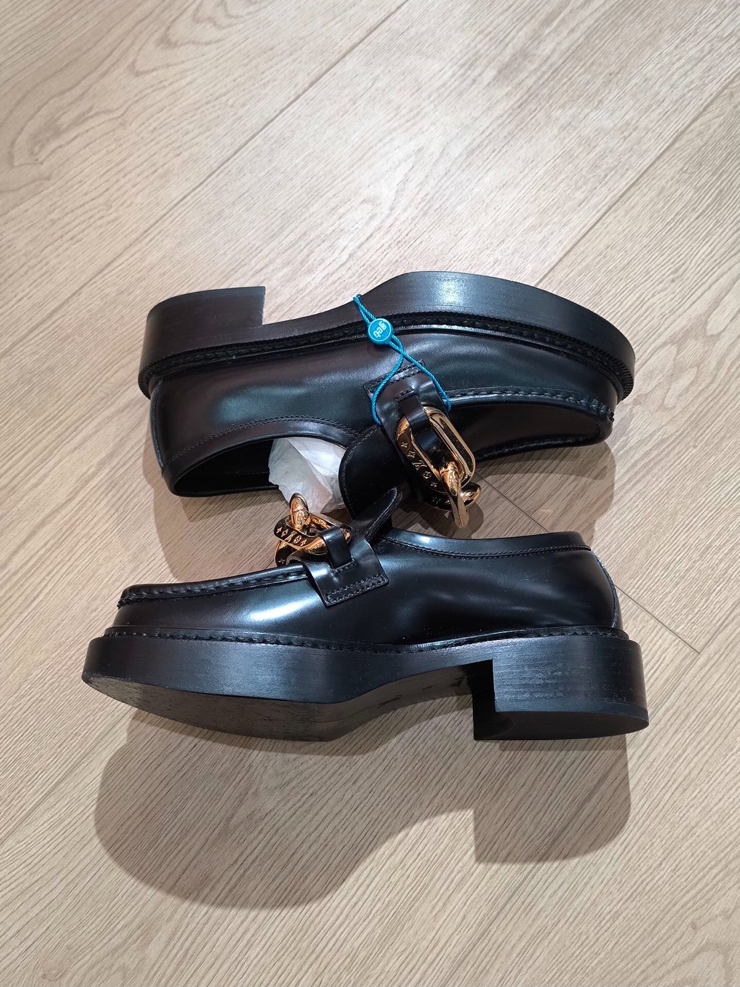 Louis Vuitton Louis Vuitton Black Lowtop Sneakers us_6 Women Size US 6 / IT 36 - 3 Thumbnail