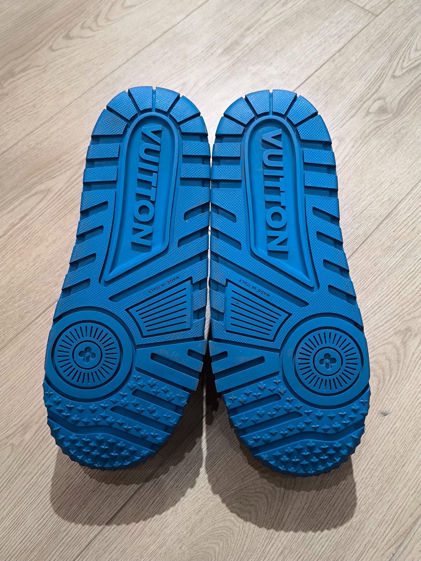 Louis Vuitton Louis Vuitton Training Blue Lowtop Sneakers 9 Men Size US 9 / EU 42 - 7 Thumbnail