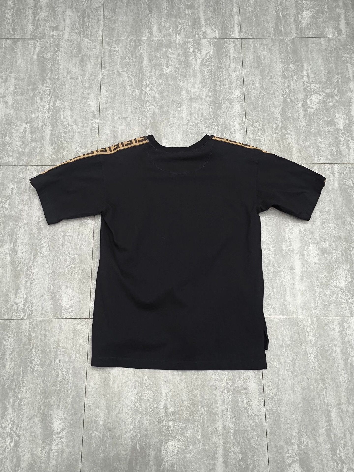 Fendi Fendi Retro T-Shirt m Men Size US M / EU 48-50 / 2 - 2 Thumbnail
