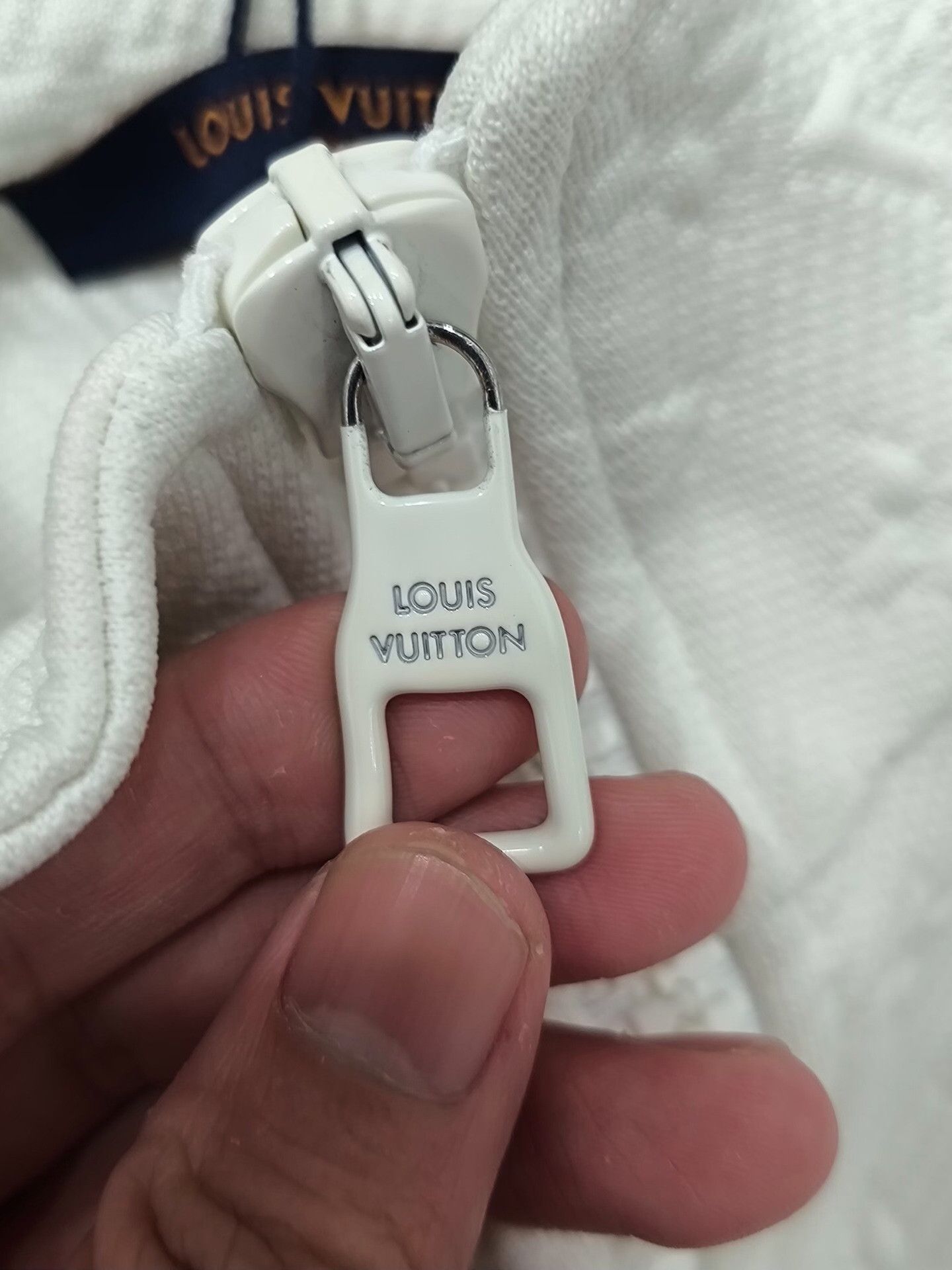 Louis Vuitton Louis Vuitton White Light Jacket xl Men Size US XL / EU 56 / 4 - 4 Thumbnail