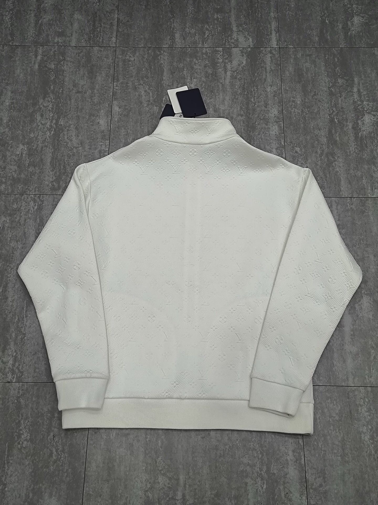 Louis Vuitton Louis Vuitton White Light Jacket xl Men Size US XL / EU 56 / 4 - 2 Thumbnail