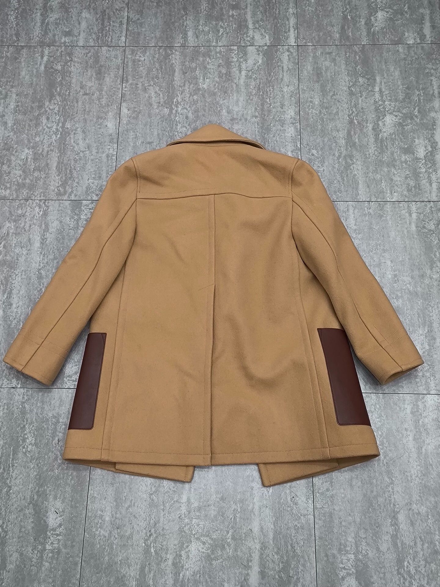 Burberry Burberry Wool Cropped Brown Coat M Women Size M / US 6-8 / IT 42-44 - 2 Thumbnail