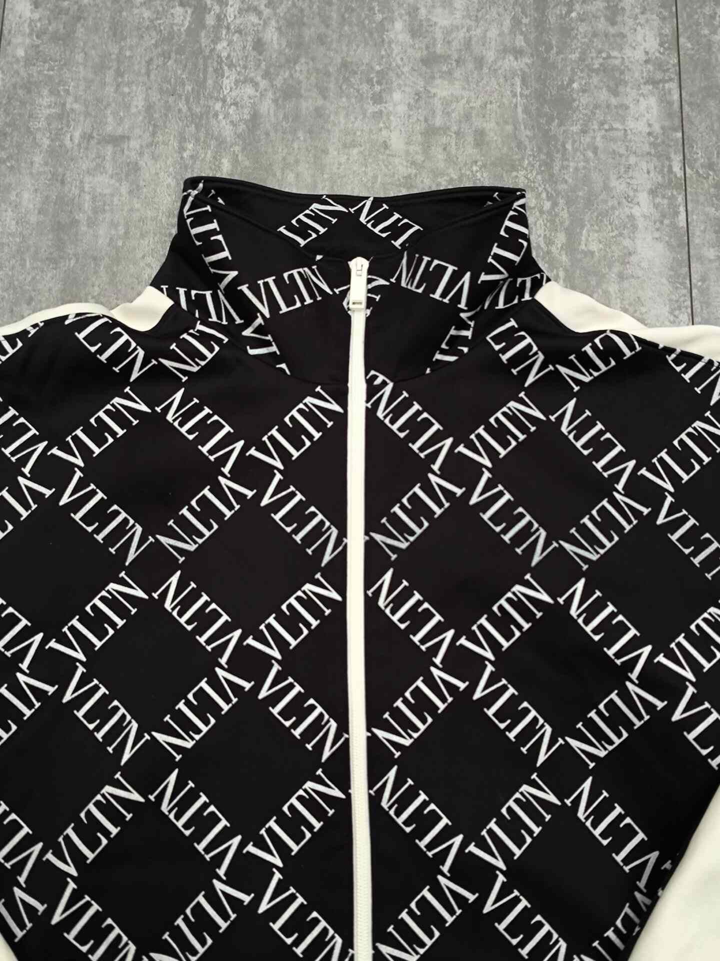Valentino Valentino Retro Black Jacket S Women Size S / US 4 / IT 40 - 3 Thumbnail