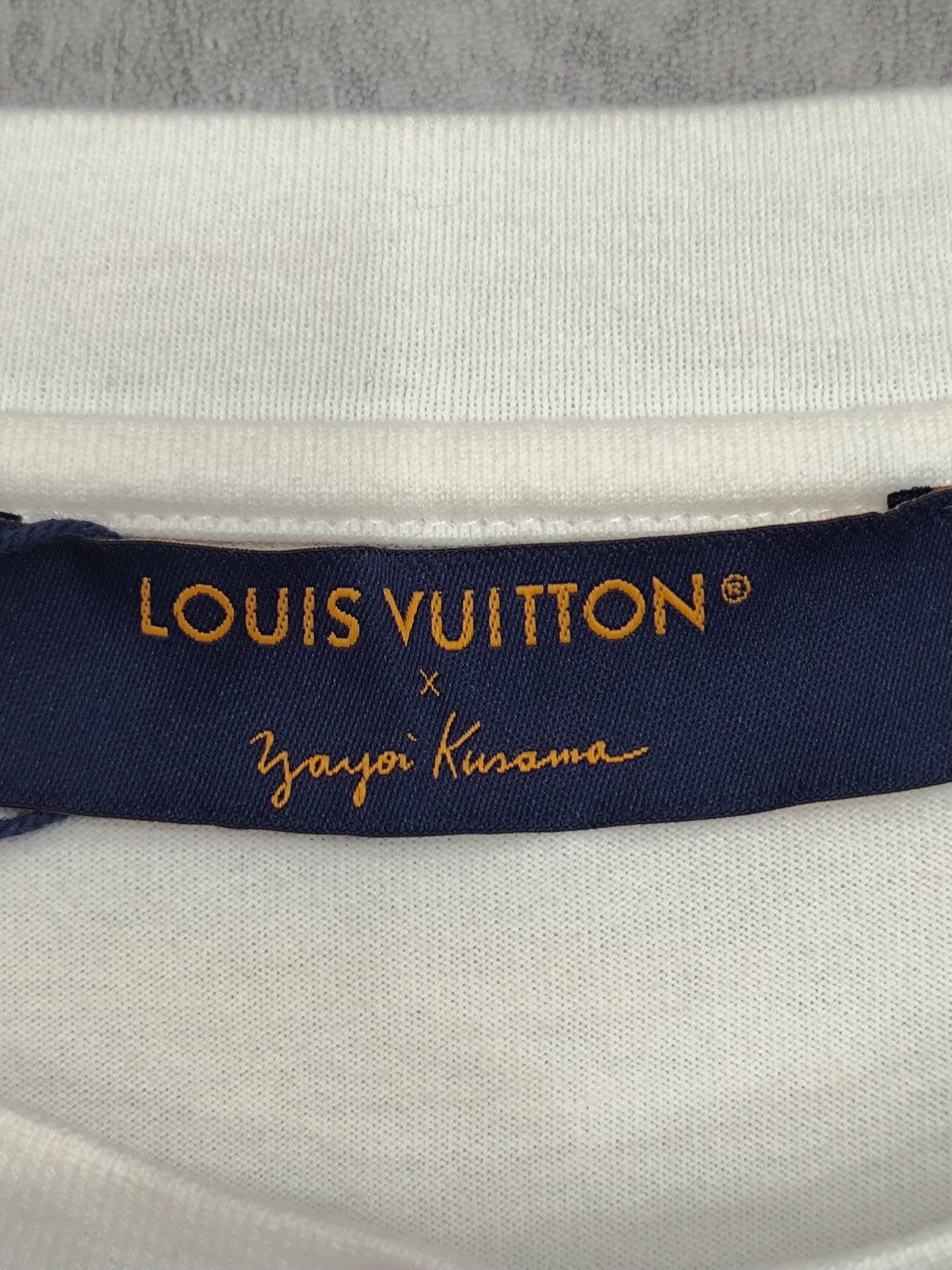 Louis Vuitton Louis Vuitton White T-Shirt s Men Size US S / EU 44-46 / 1 - 4 Thumbnail