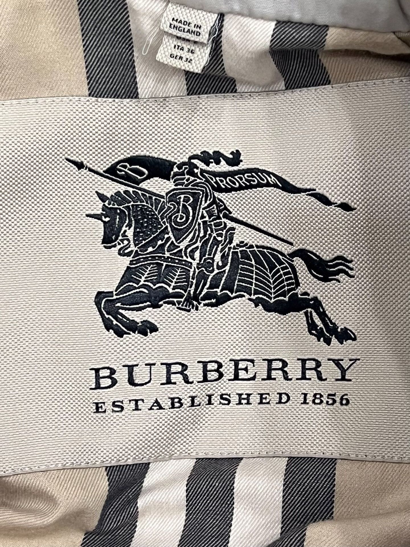 Burberry Burberry Cropped White Coat S Women Size S / US 4 / IT 40 - 5 Thumbnail