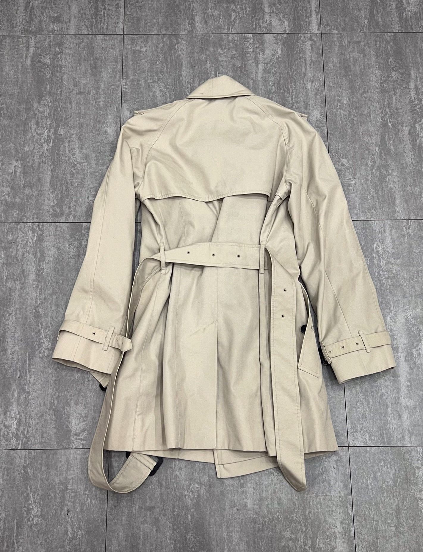 Burberry Burberry Cropped White Coat S Women Size S / US 4 / IT 40 - 2 Thumbnail