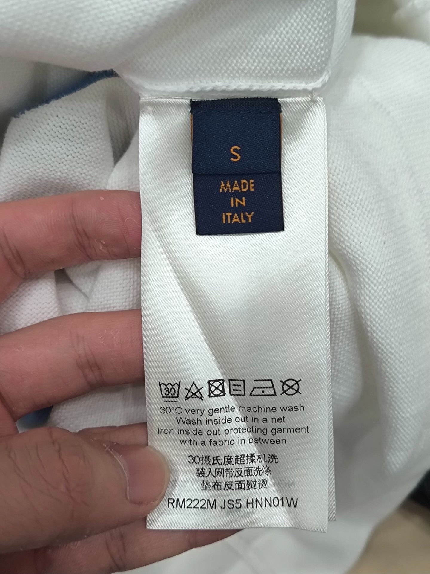 Louis Vuitton Louis Vuitton White T-Shirt s Men Size US S / EU 44-46 / 1 - 5 Thumbnail
