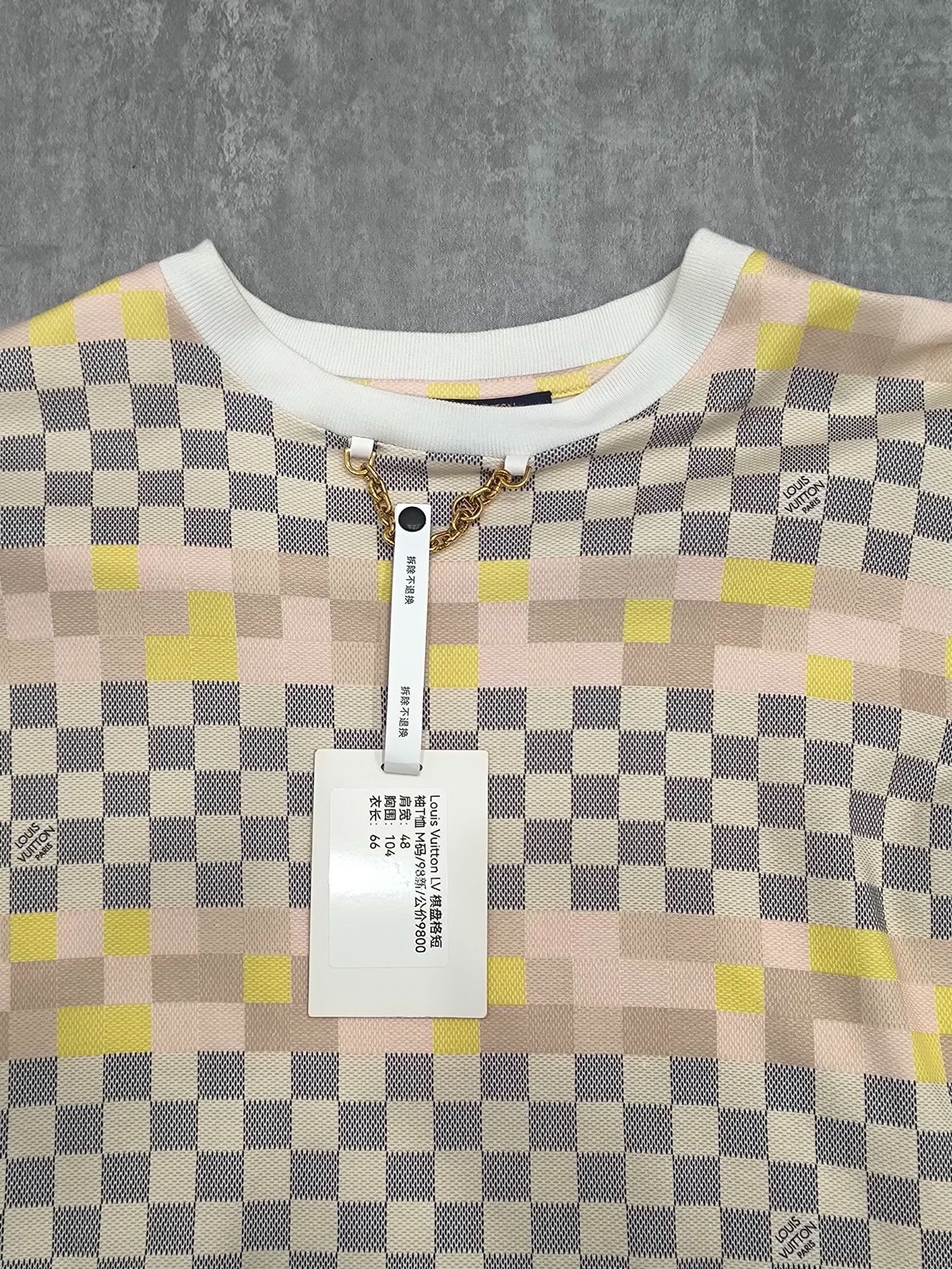Louis Vuitton Louis Vuitton Checkered T-Shirt m Men Size US M / EU 48-50 / 2 - 3 Thumbnail