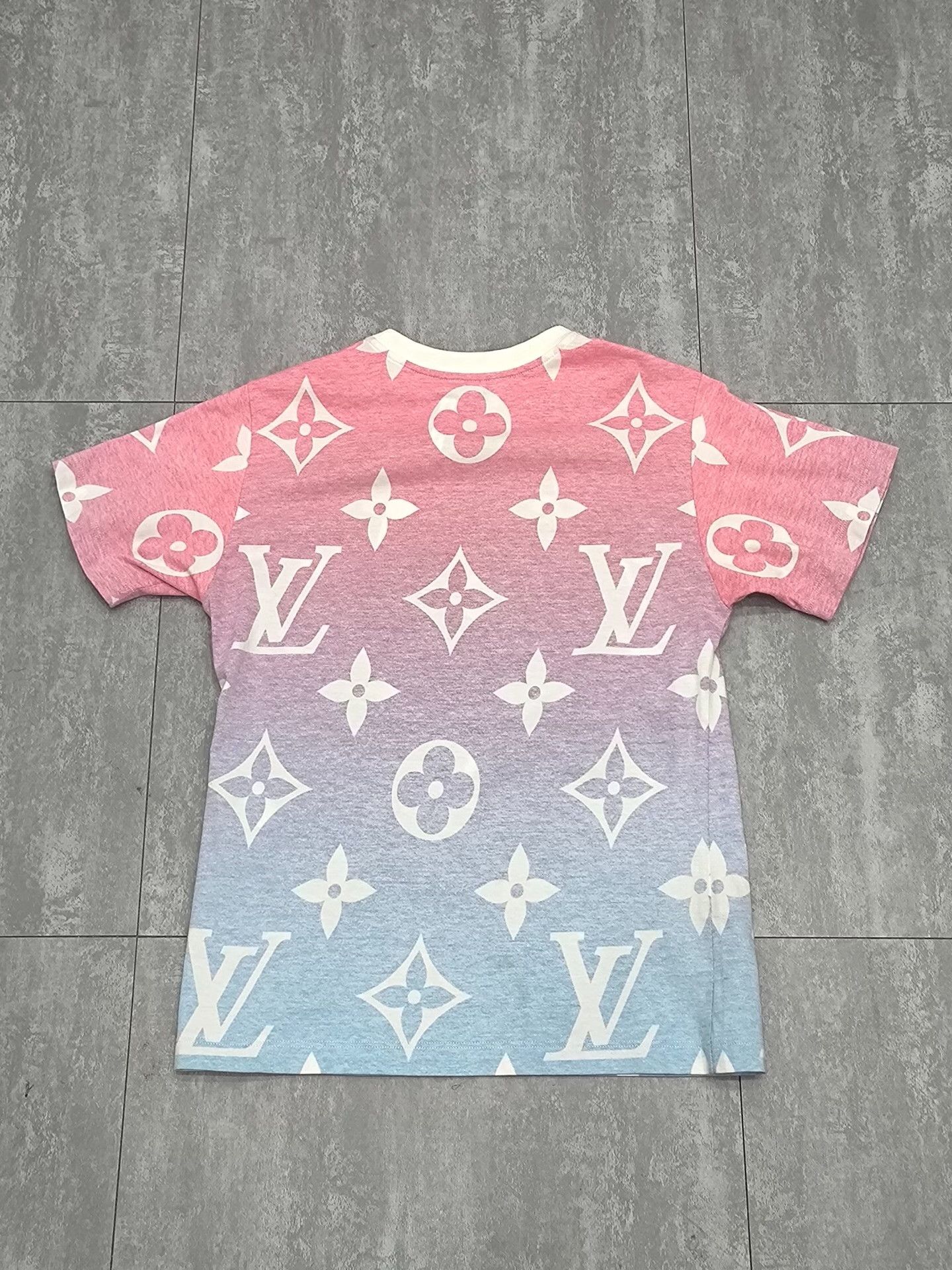 Louis Vuitton Louis Vuitton Tie-Dye Gradient Multi T-Shirt s Men Size US S / EU 44-46 / 1 - 2 Thumbnail