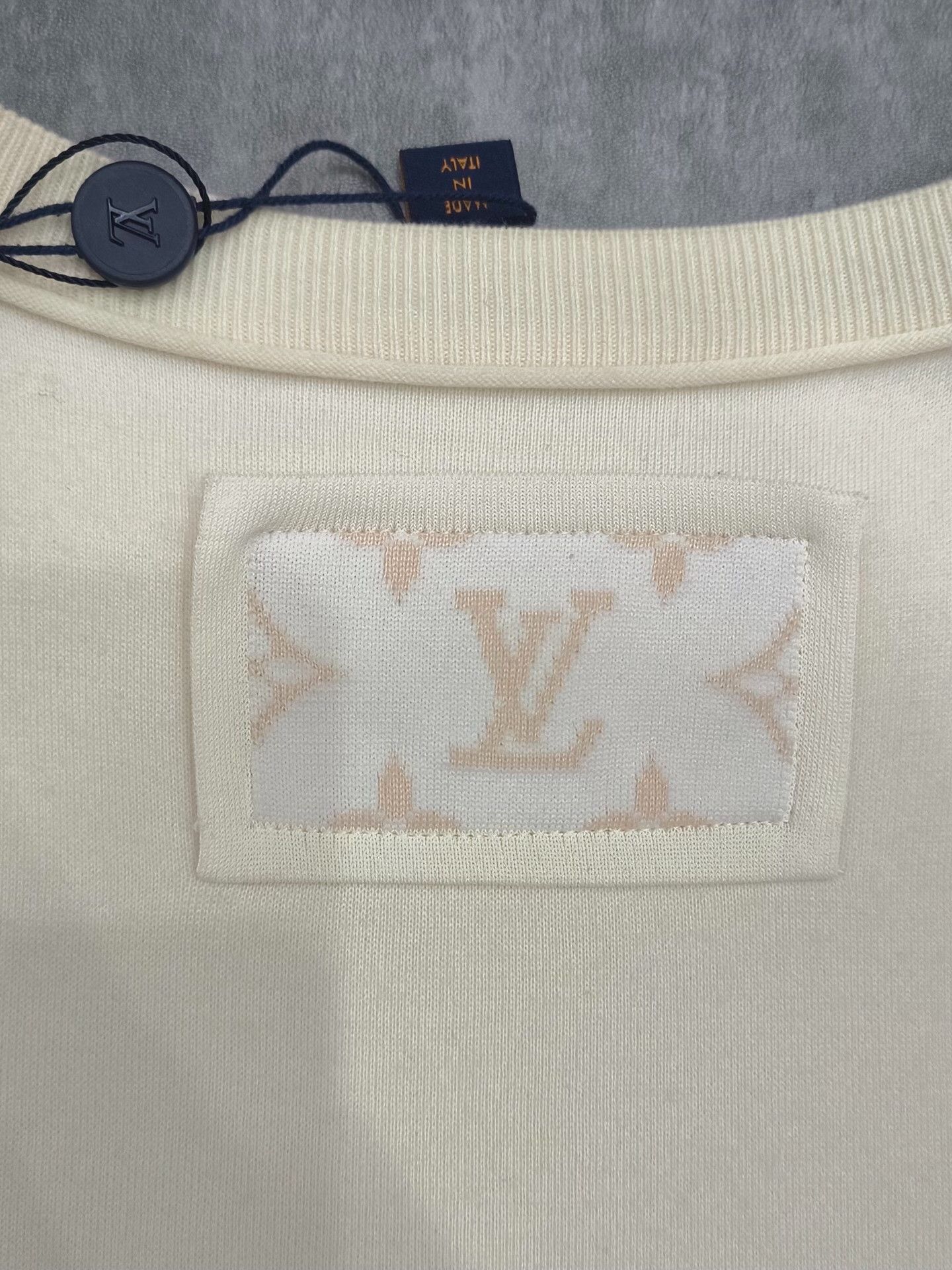 Louis Vuitton Louis Vuitton Knit Wool White T-Shirt m Men Size US M / EU 48-50 / 2 - 5 Thumbnail