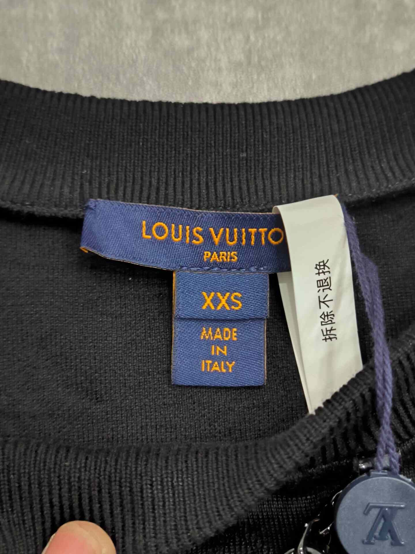 Louis Vuitton Louis Vuitton Black T-Shirt xxs Men Size US XXS / EU 40 - 4 Thumbnail