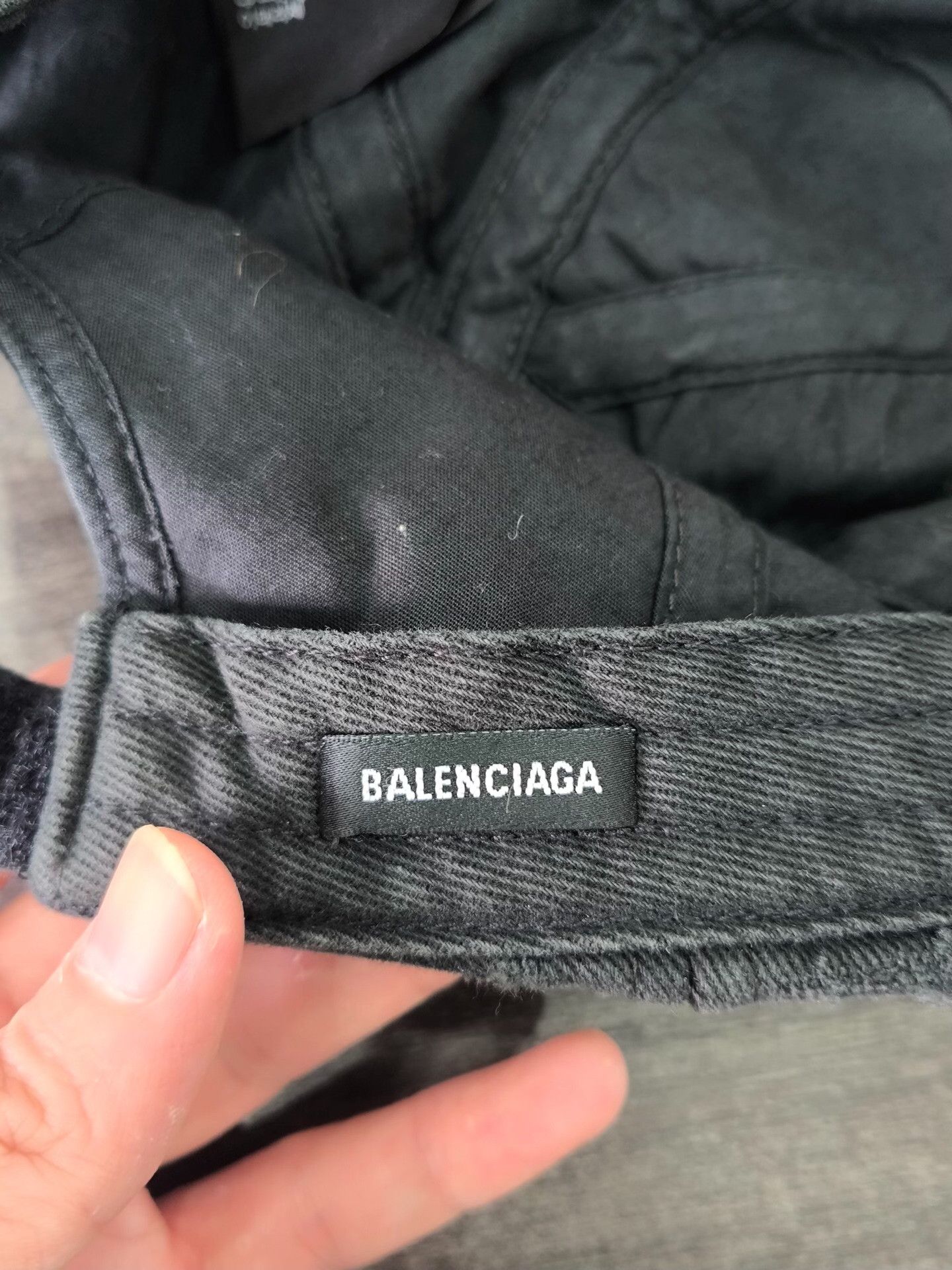 Balenciaga Balenciaga Distressed Black Hat one size Men Size ONE SIZE - 4 Thumbnail