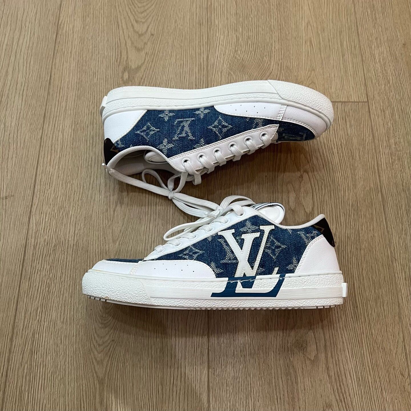 Louis Vuitton Louis Vuitton Denim Blue Lowtop Sneakers us_5 Women Size US 5 / IT 35 - 3 Thumbnail