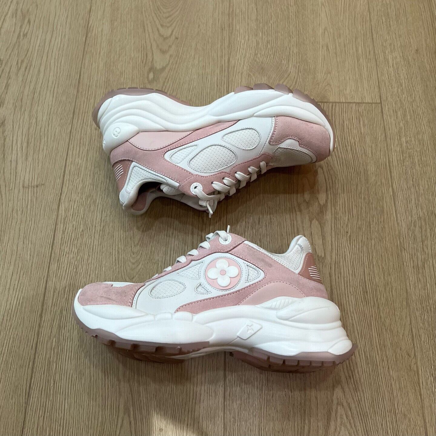 Louis Vuitton Louis Vuitton Training Pink Lowtop Sneakers us_6 Women Size US 6 / IT 36 - 3 Thumbnail