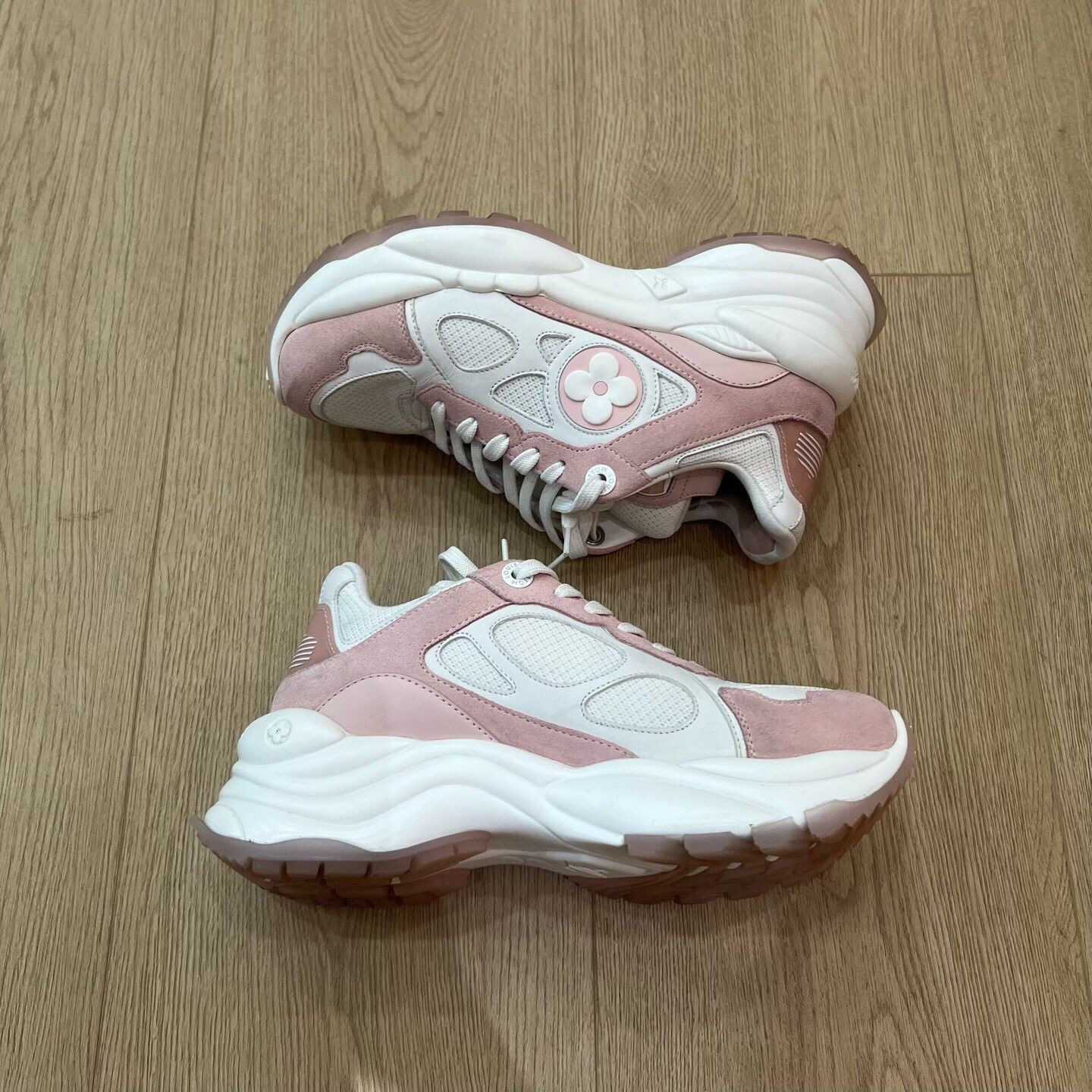 Louis Vuitton Louis Vuitton Training Pink Lowtop Sneakers us_6 Women Size US 6 / IT 36 - 4 Thumbnail