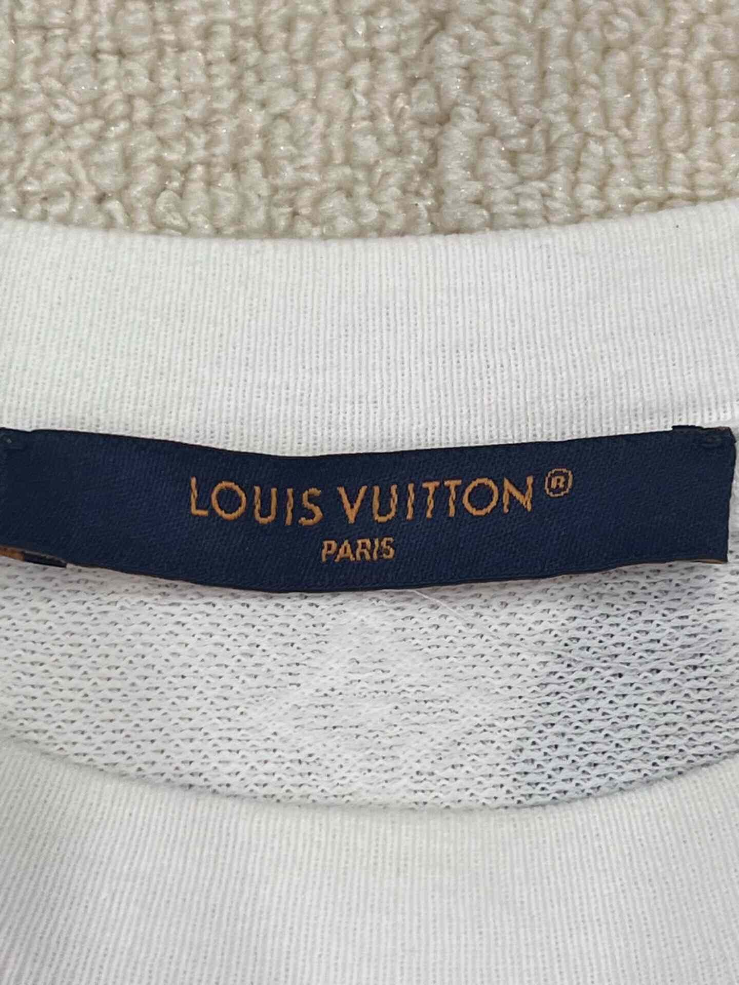 Louis Vuitton Louis Vuitton Floral Printed White T-Shirt m Men Size US M / EU 48-50 / 2 - 4 Thumbnail