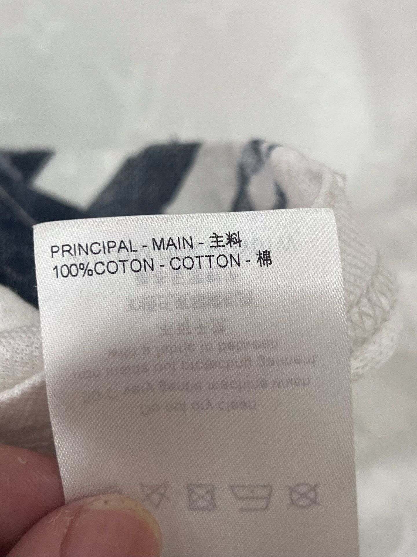 Louis Vuitton Louis Vuitton Floral Printed White T-Shirt m Men Size US M / EU 48-50 / 2 - 6 Thumbnail